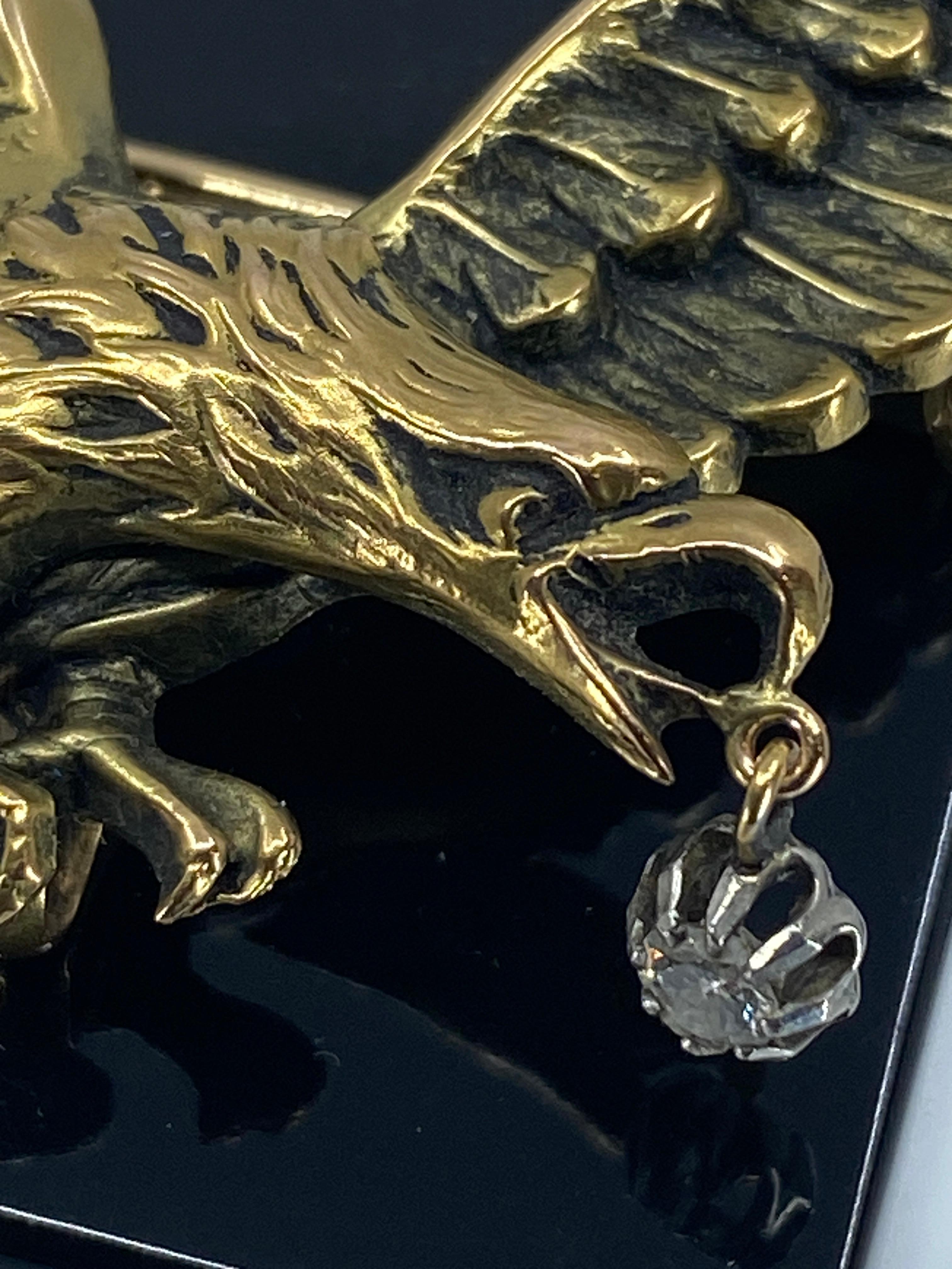 Broche en or 18 carats : aigle tenant un diamant dans son bec, Napoléon III en vente 1