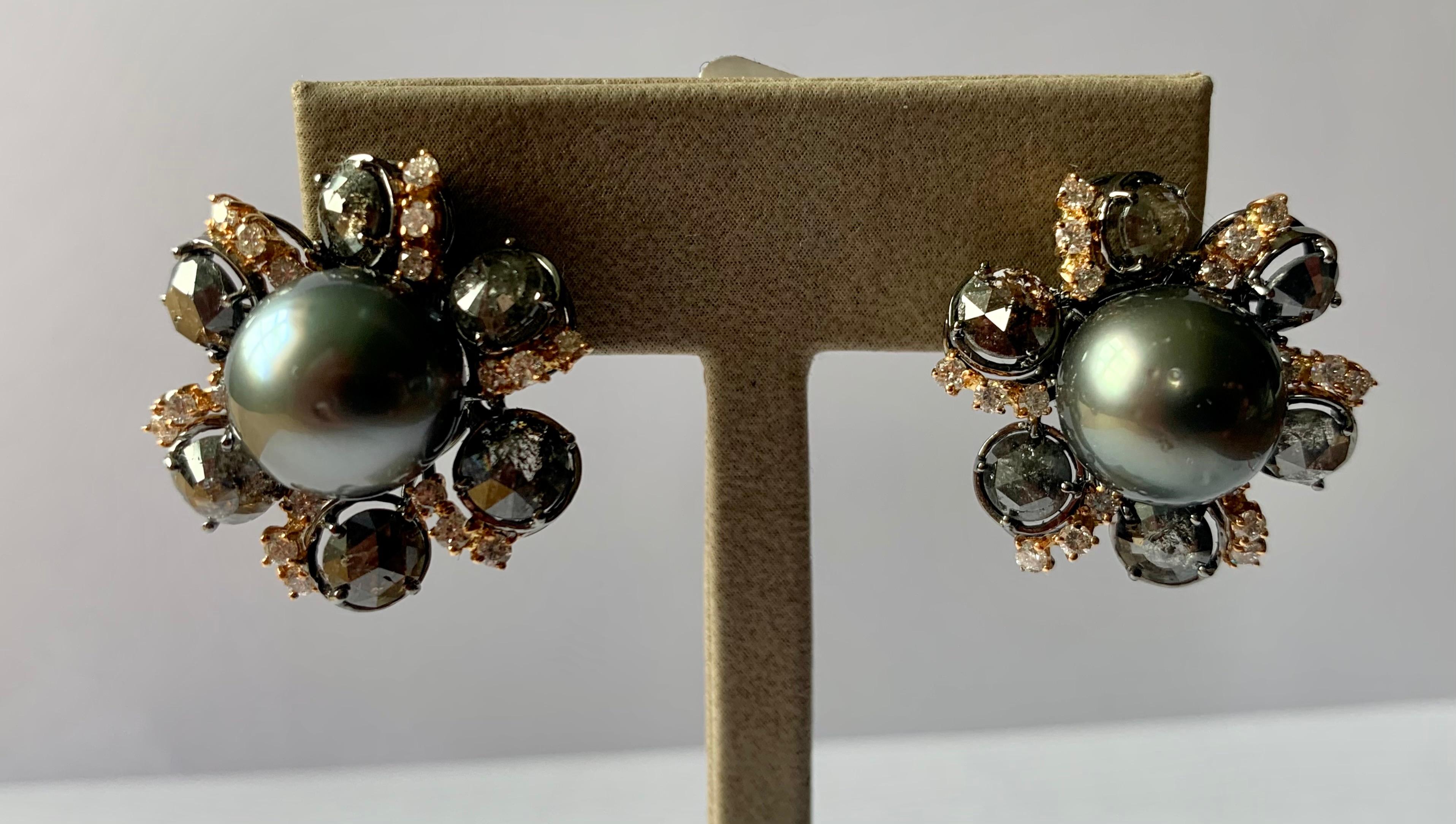 18 K Gold Earclips with Cut Und Uncut Rough Diamonds Tahitian Pearls For Sale 2