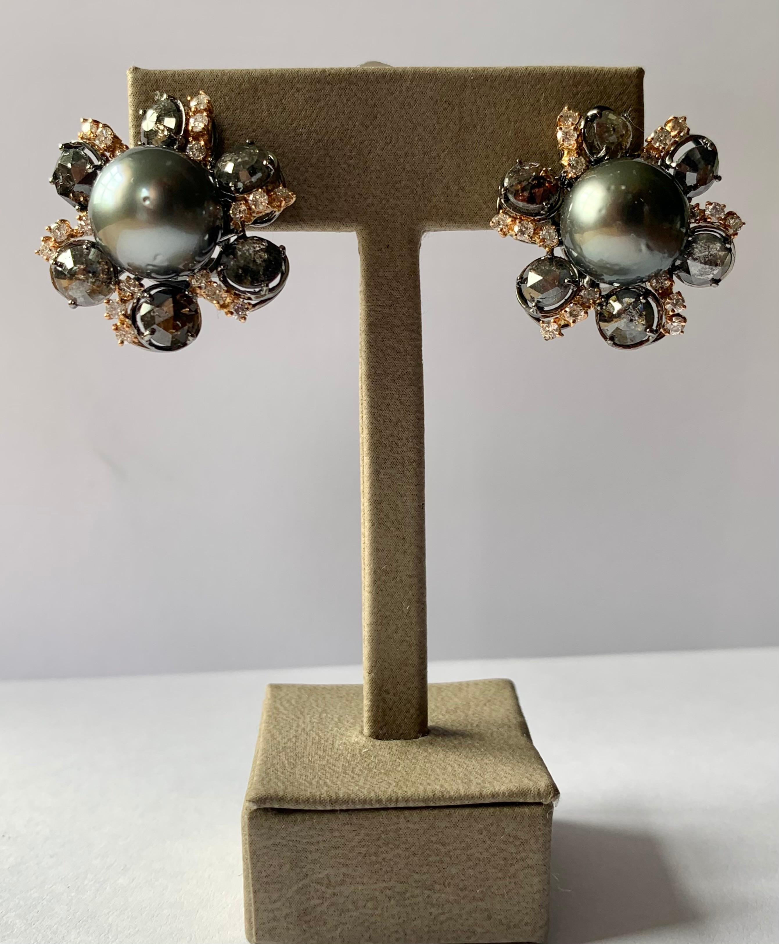 18 K Gold Earclips with Cut Und Uncut Rough Diamonds Tahitian Pearls For Sale 1