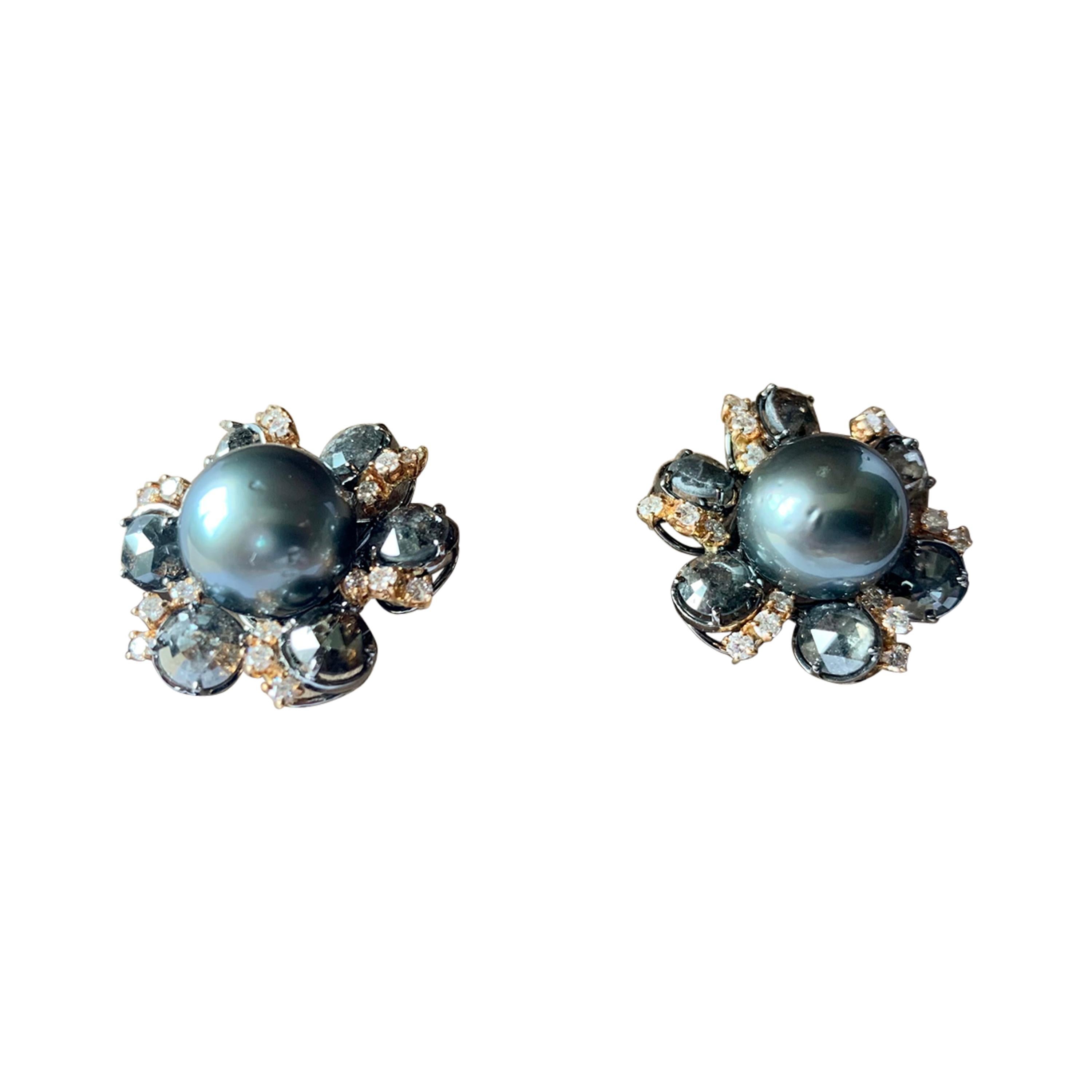 Boucles d'oreilles en or 18 carats avec perles de Tahiti brutes et diamants taillés et non taillés