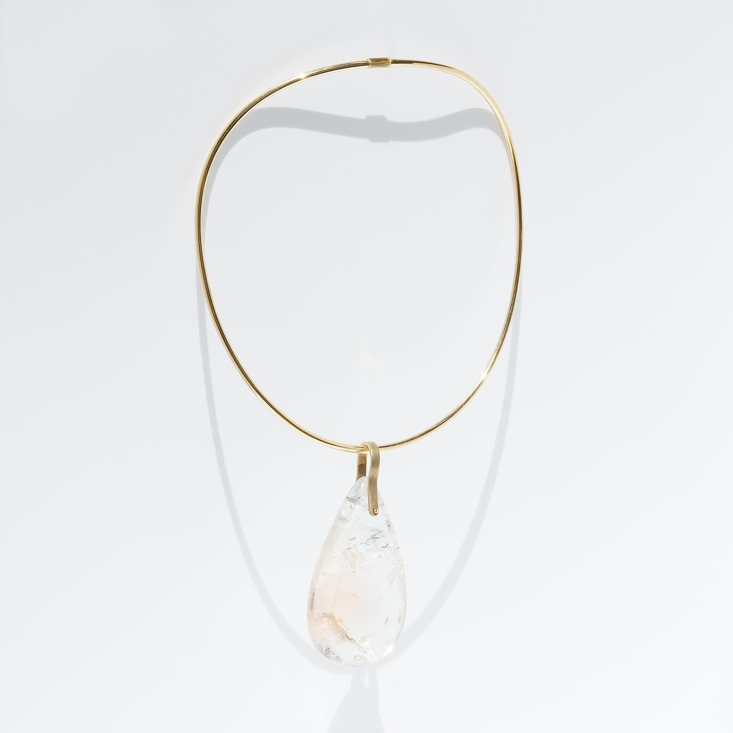 18 K Gold Necklace with Large Dropshaped Quartz Stone For Sale 8