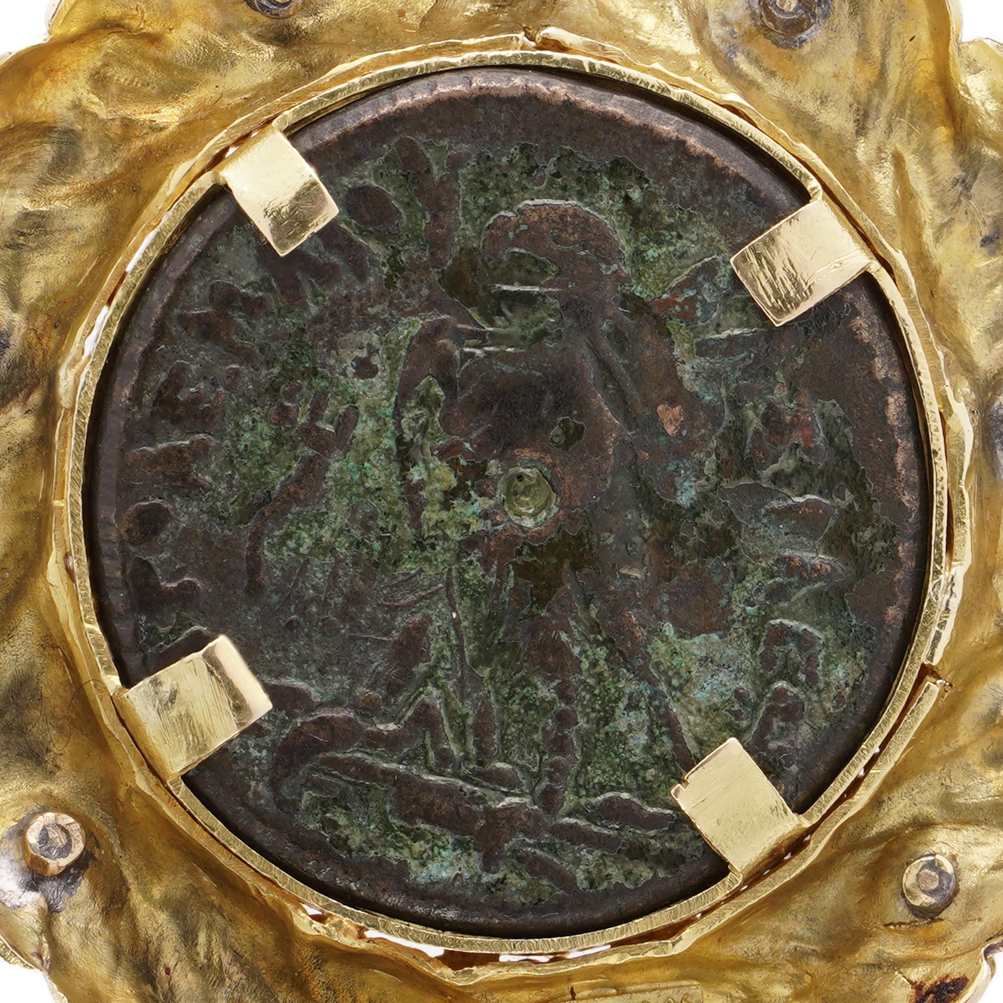 18 K Gold Pendant Featuring Ptolemaic Bronze Eagle-Thunderbolt Coin For Sale 2