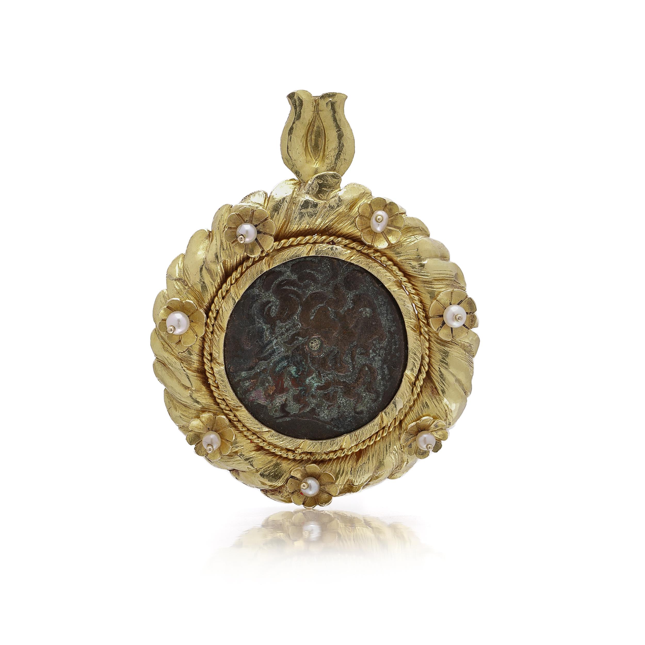 18 K Gold Pendant Featuring Ptolemaic Bronze Eagle-Thunderbolt Coin For Sale 4
