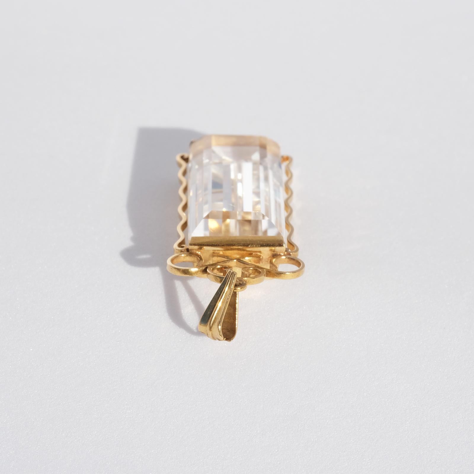 Women's or Men's 18 K Gold Pendant with Rock Crystal, Made 1944 in Stockholm, Sweden For Sale