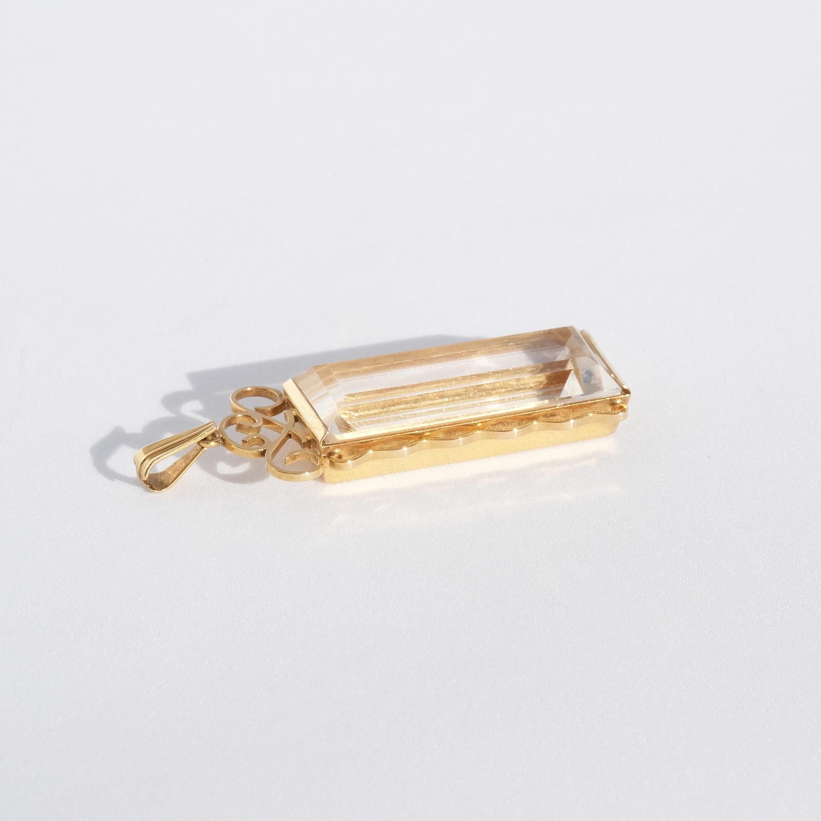 18 K Gold Pendant with Rock Crystal, Made 1944 in Stockholm, Sweden For Sale 3