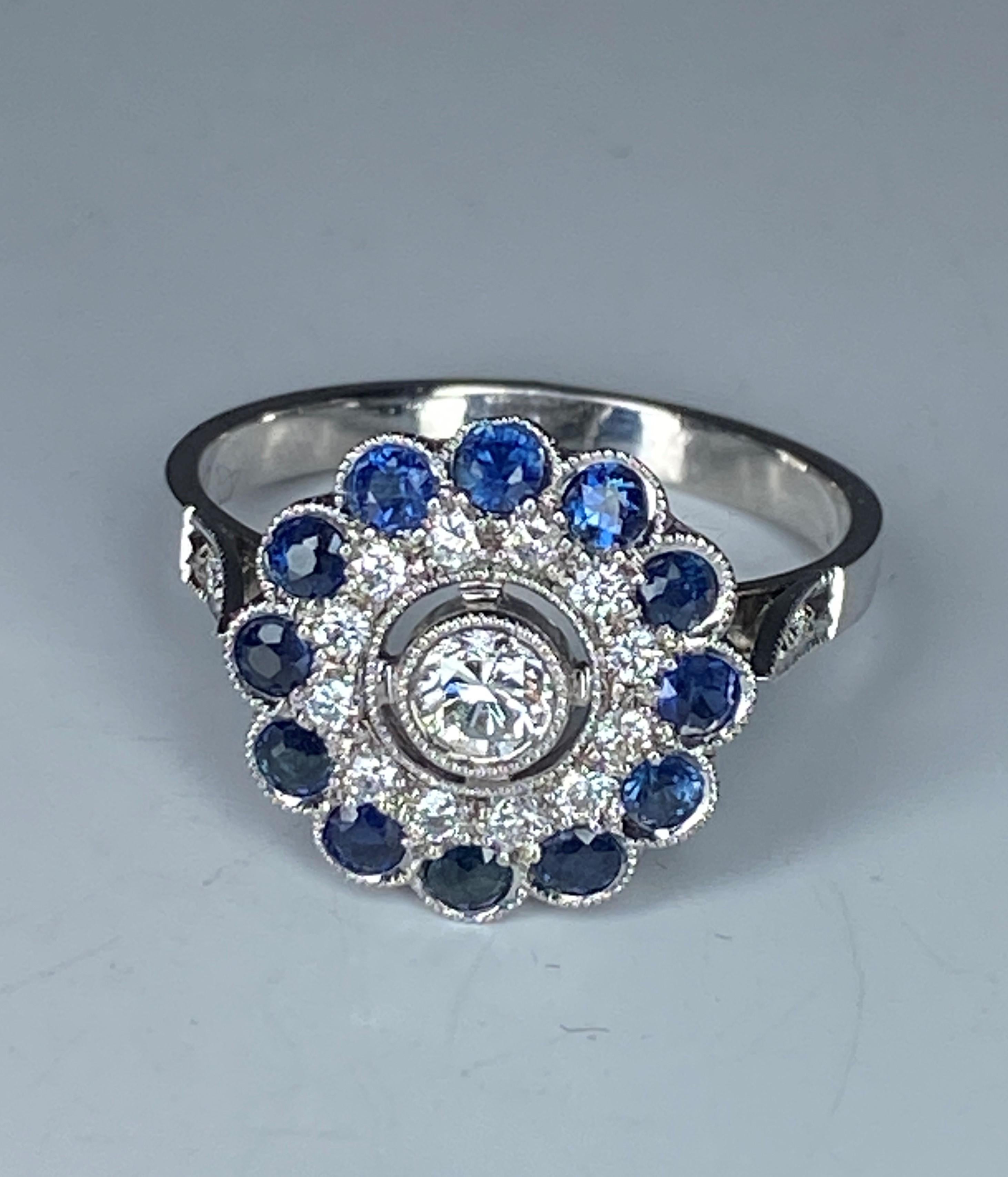 18K Gold Ring in Art Deco Style Set with Sapphires and Diamonds For Sale 5