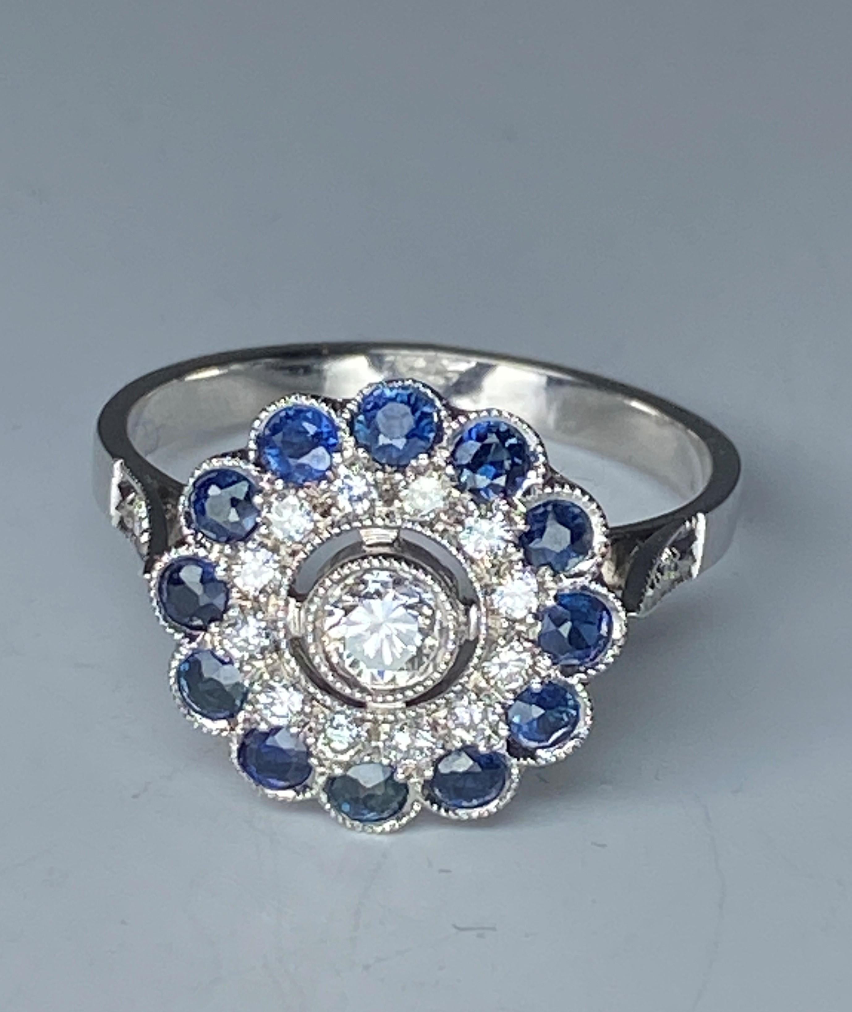 18K Gold Ring in Art Deco Style Set with Sapphires and Diamonds For Sale 1