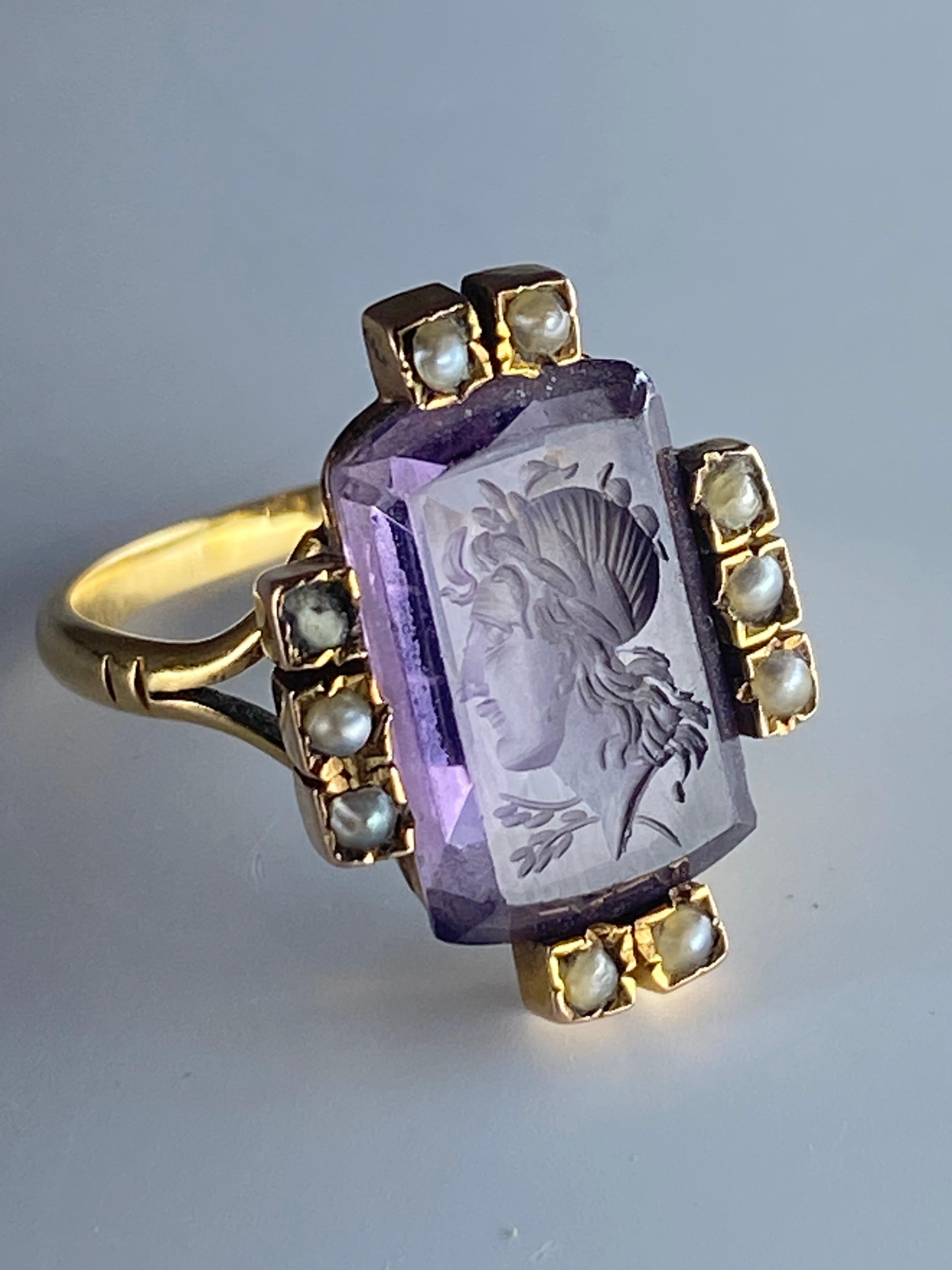18 Karat Goldring, Intaglio: Profil eines römischen Mannes mit feinen Perlen. 7