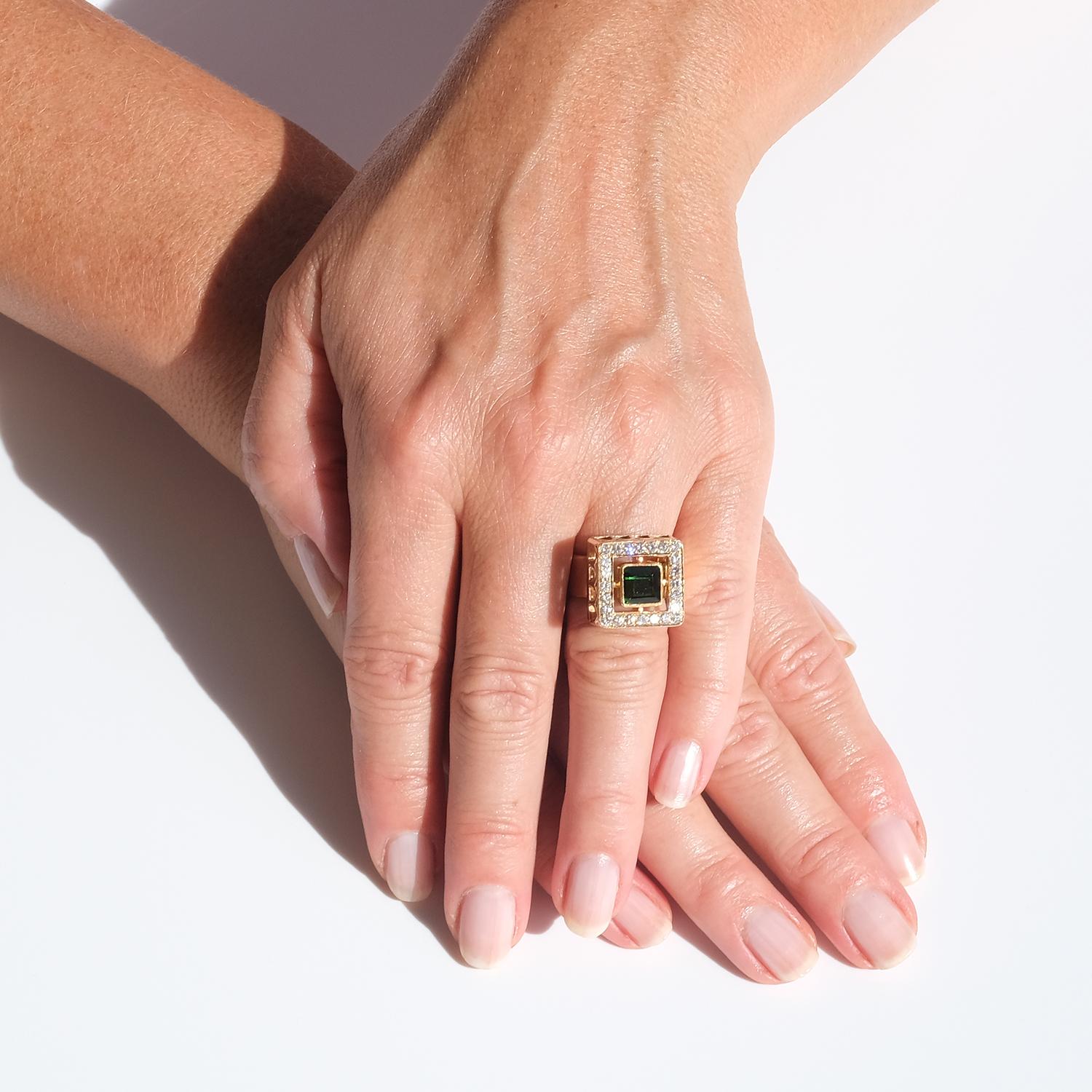 18 Karat Gold Ring aus dem Jahr 1977 im Angebot 7