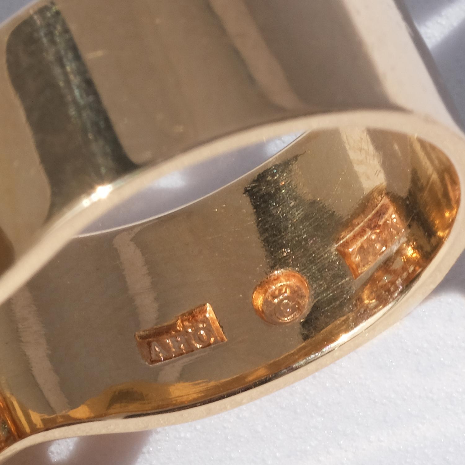 18 Karat Gold Ring aus dem Jahr 1977 im Angebot 2