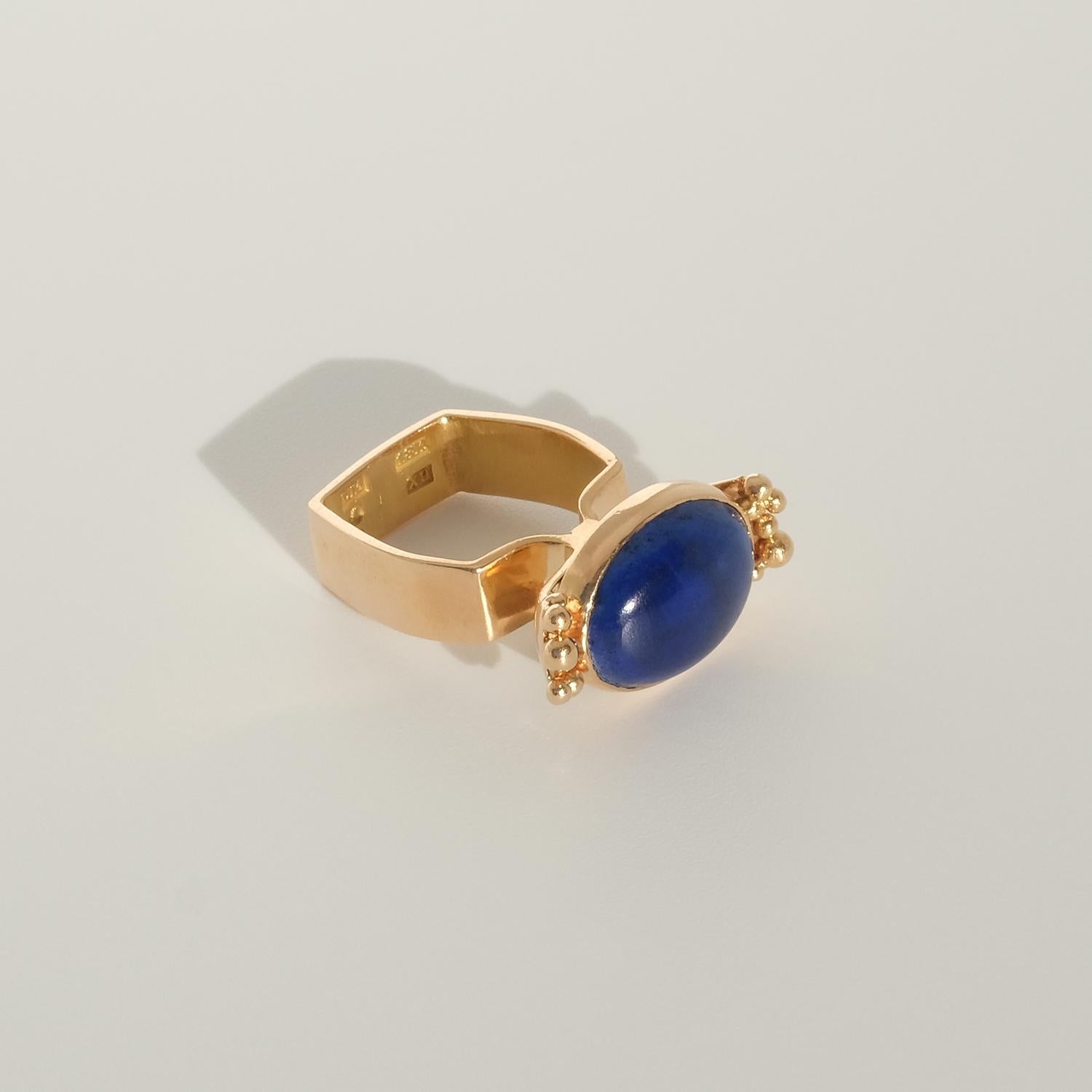 18 K Gold Ring with a Cabochon Cut Lapis Lazuli Stone, Made in 1972 For Sale 6