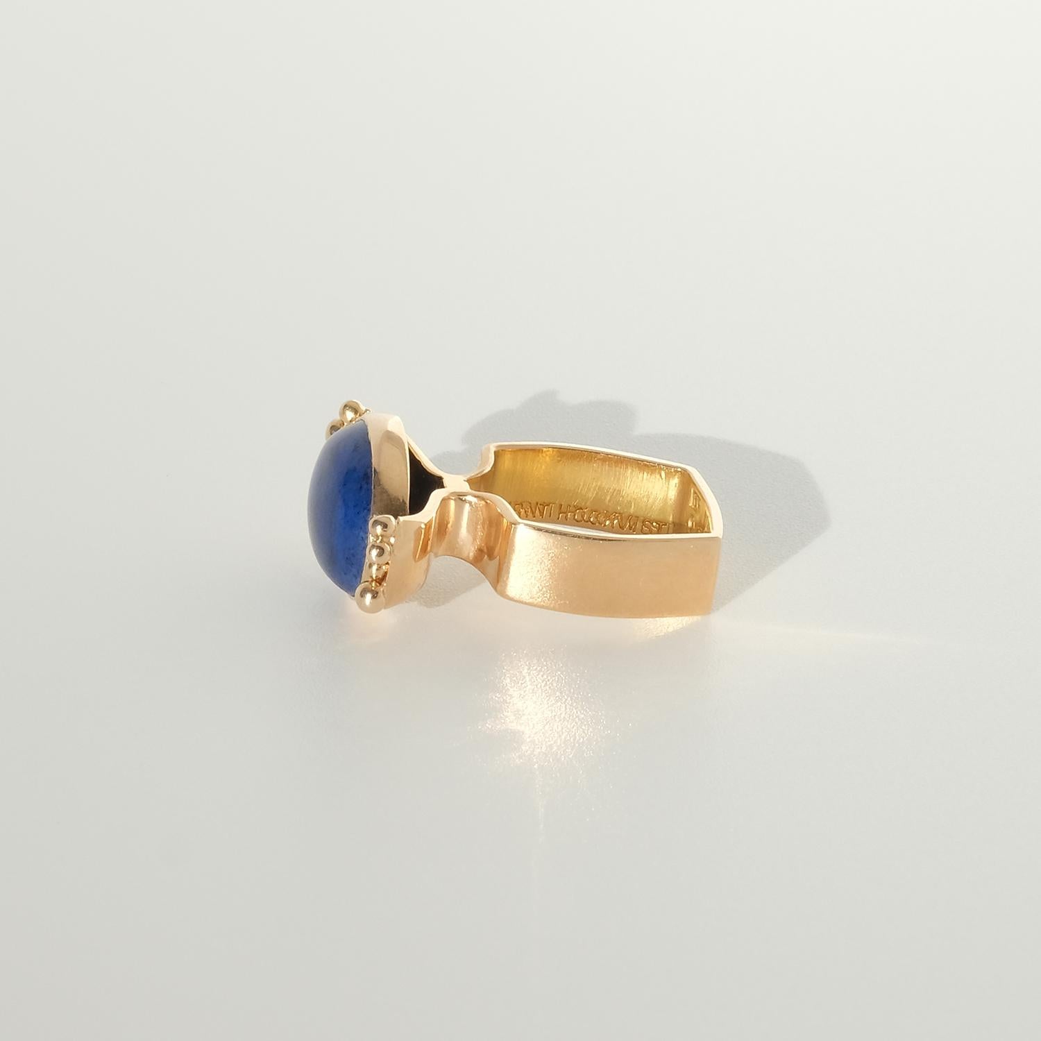 18 K Gold Ring with a Cabochon Cut Lapis Lazuli Stone, Made in 1972 For Sale 8