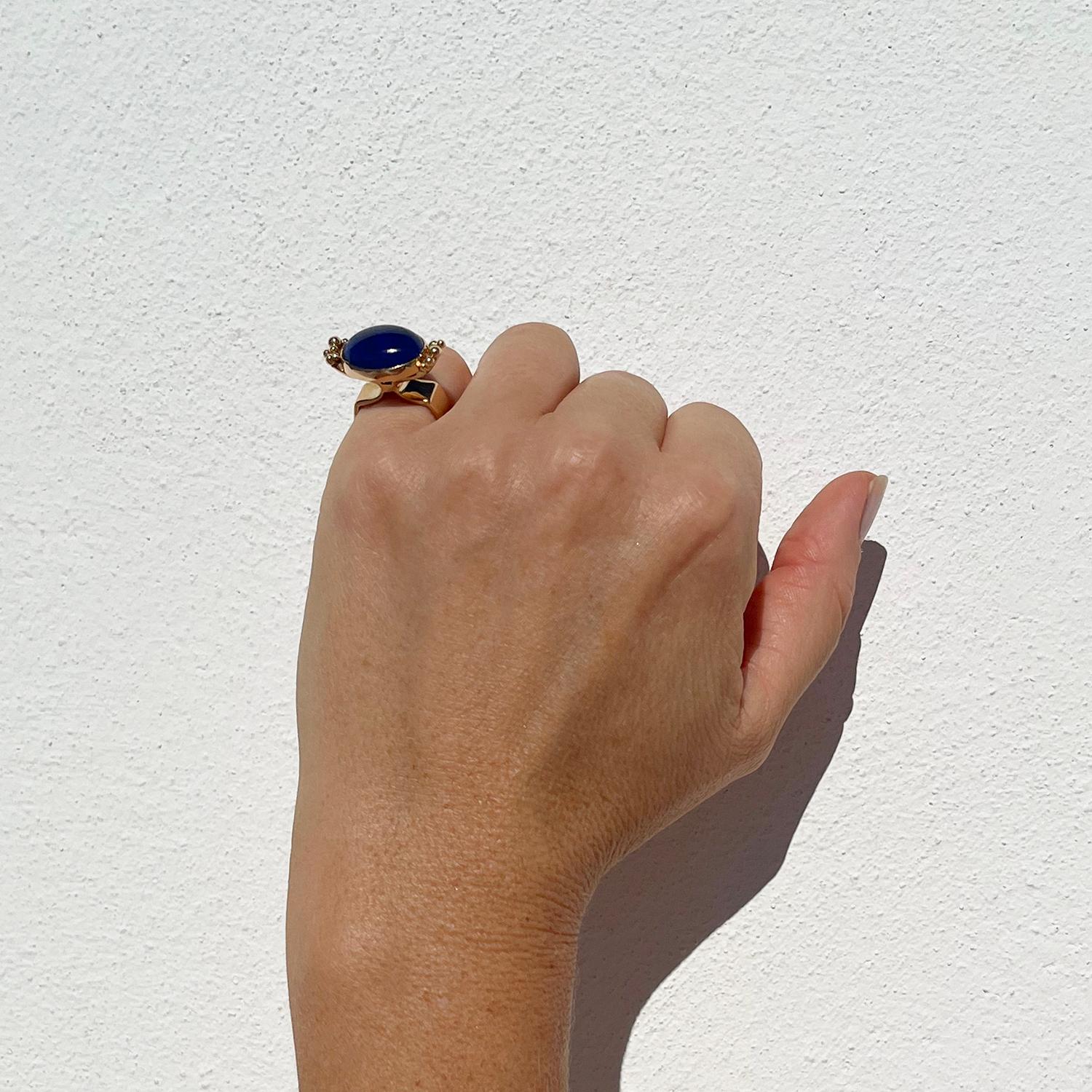 18 K Gold Ring with a Cabochon Cut Lapis Lazuli Stone, Made in 1972 For Sale 10