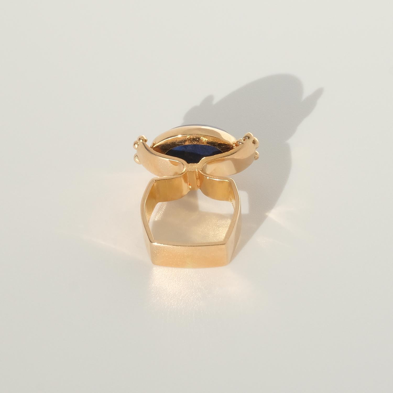 18 K Gold Ring with a Cabochon Cut Lapis Lazuli Stone, Made in 1972 For Sale 1