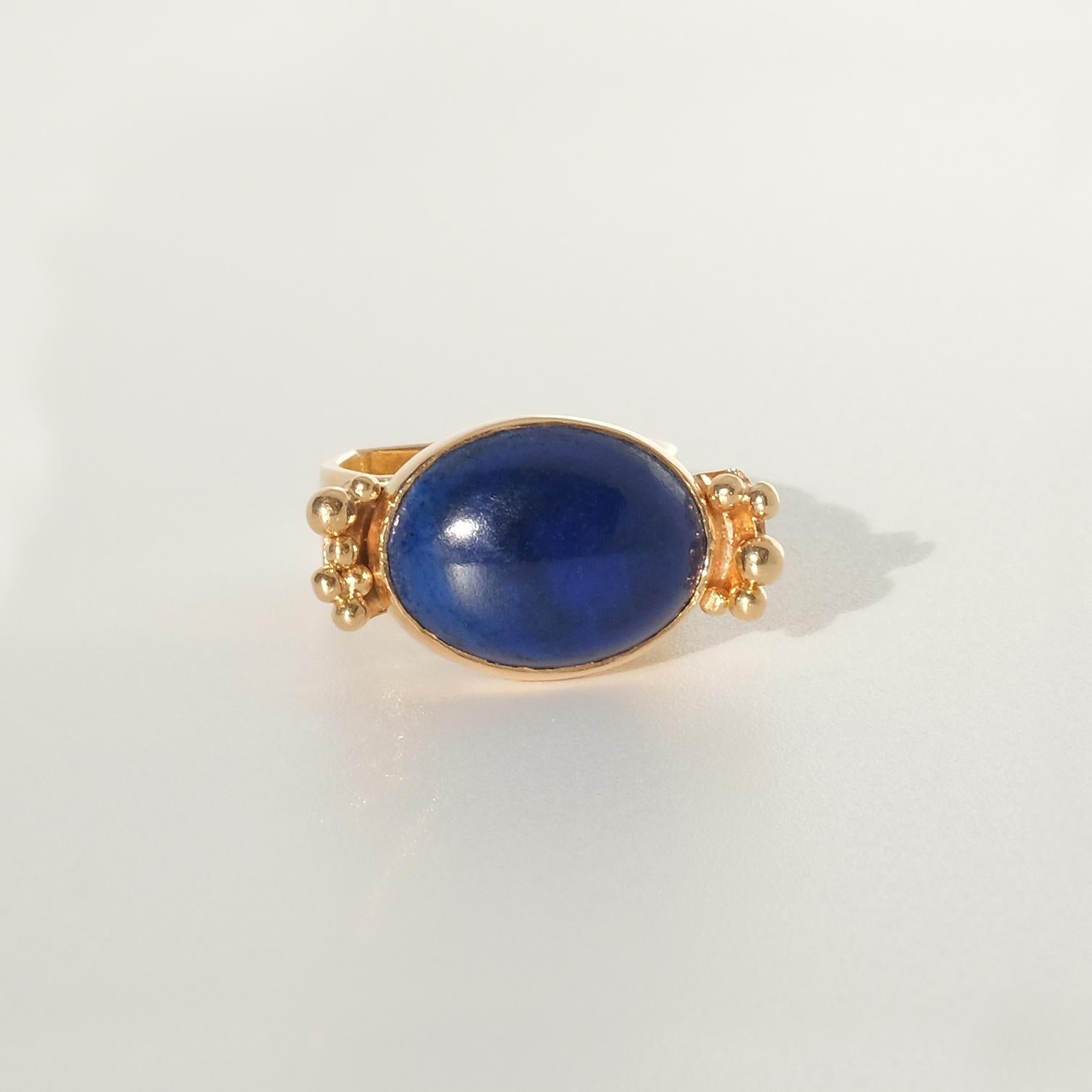 18 K Gold Ring with a Cabochon Cut Lapis Lazuli Stone, Made in 1972 For Sale 4