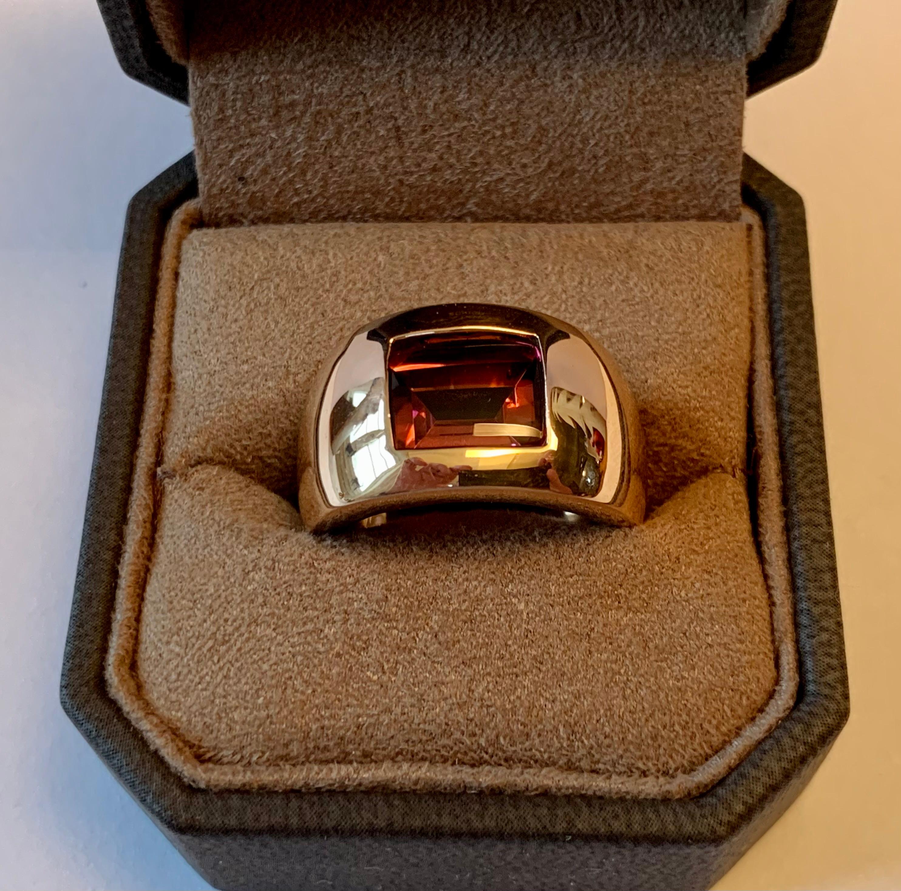 18 Karat Rose Gold Band Ring with Rectangular Dusky Pink Tourmaline In Good Condition For Sale In Zurich, Zollstrasse