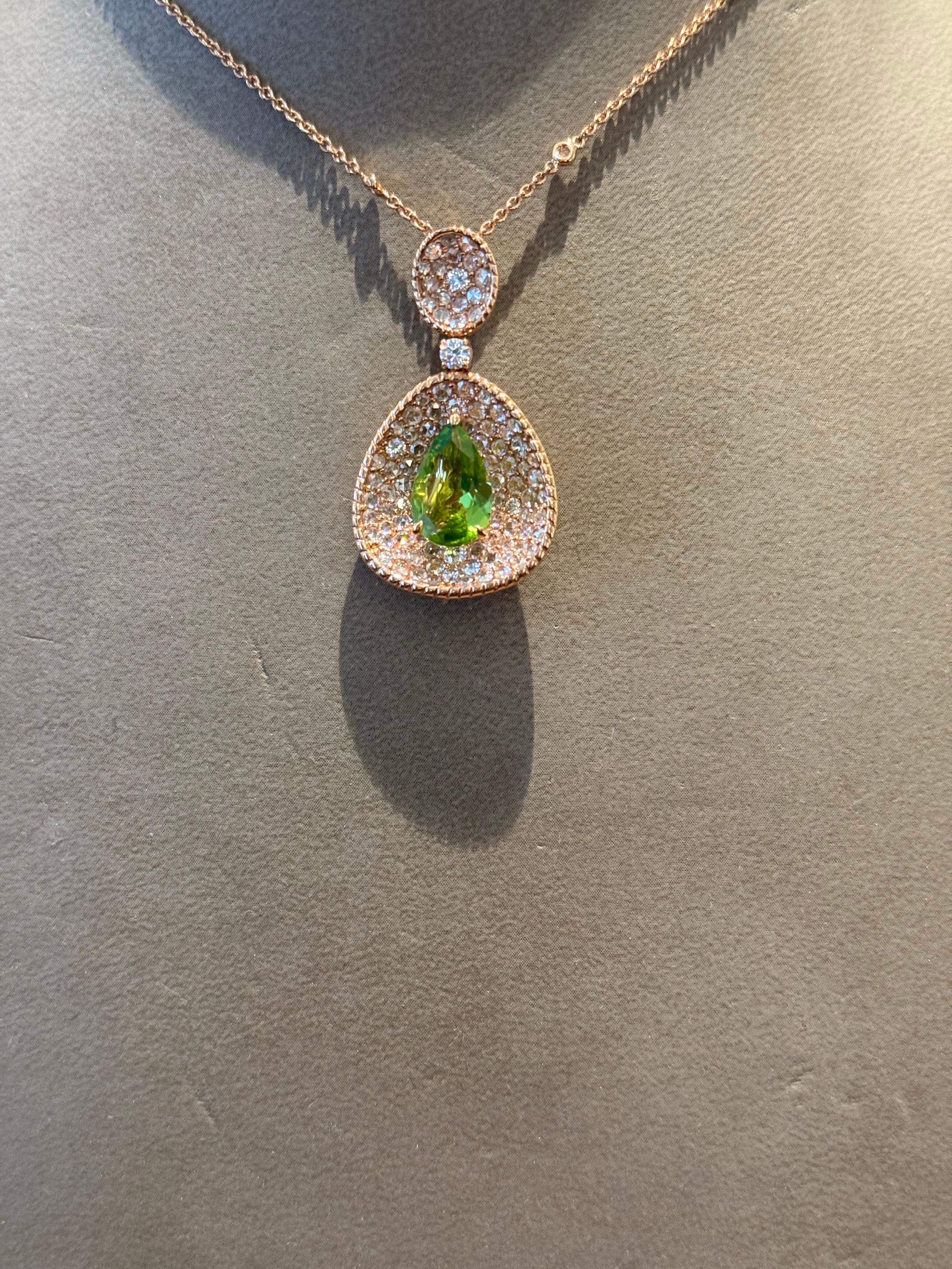 Contemporaneo 18 K rose Gold Chain with Peridot Diamond Pendant in vendita