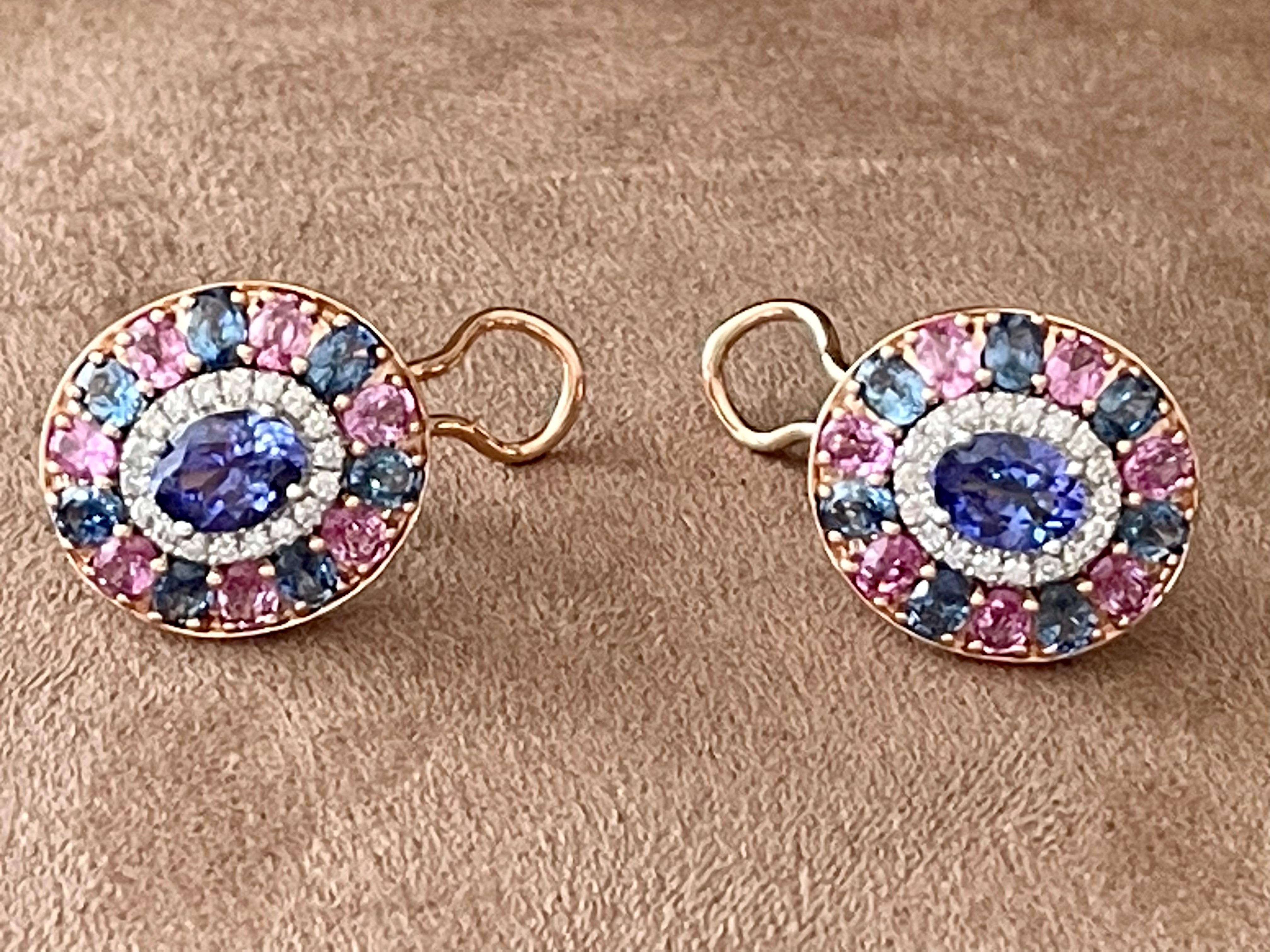 18 Karat Roségold Cluster-Ohrringe Tansanit Rosa Saphir Blauer Saphir Diamant (Zeitgenössisch) im Angebot