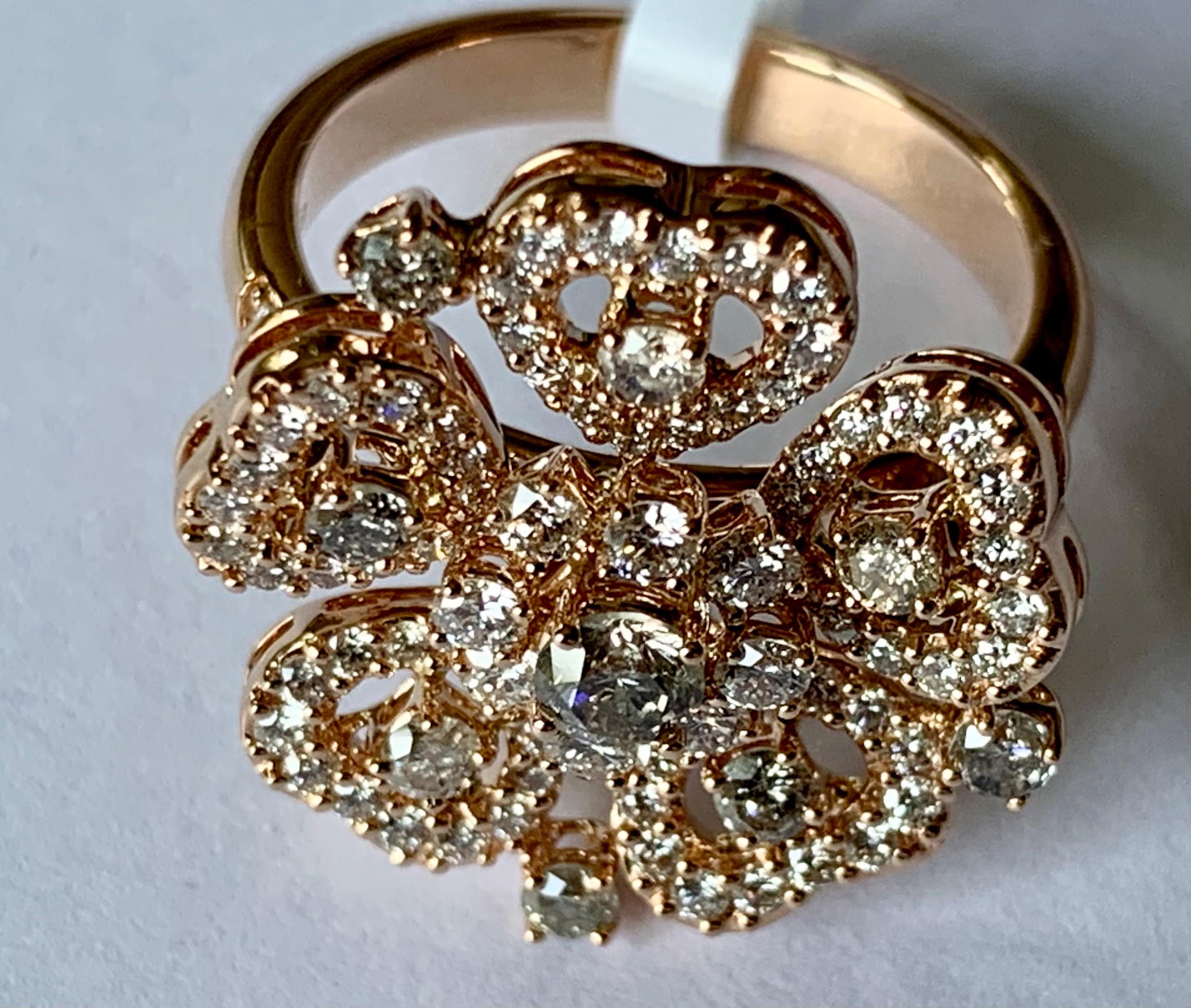 Bague à fleurs en or rose 18 carats avec diamants Neuf - En vente à Zurich, Zollstrasse