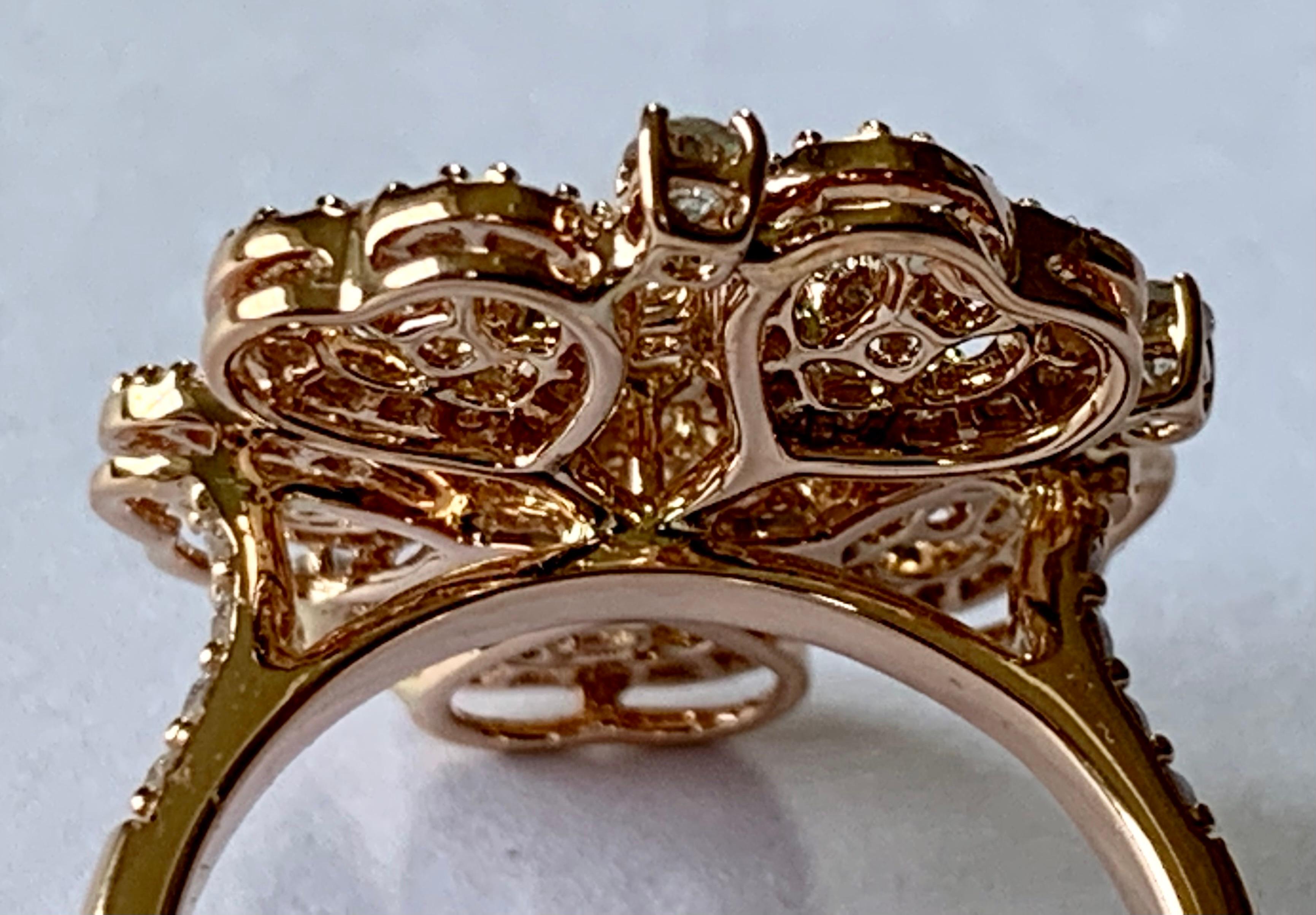 18 K Rose Gold Flower Ring with Diamonds In New Condition For Sale In Zurich, Zollstrasse