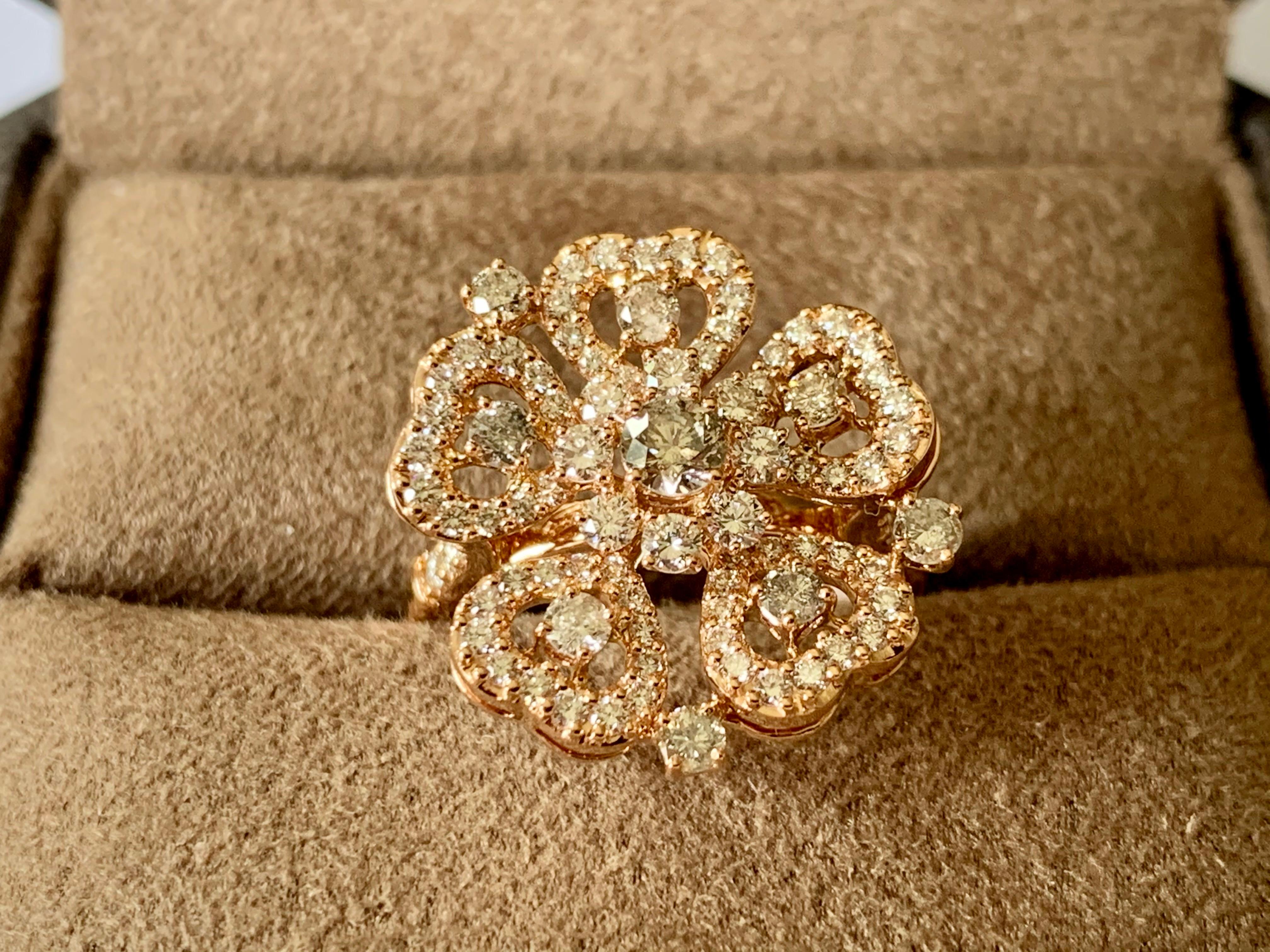 18 Karat Roségold Blumenring mit Diamanten 3