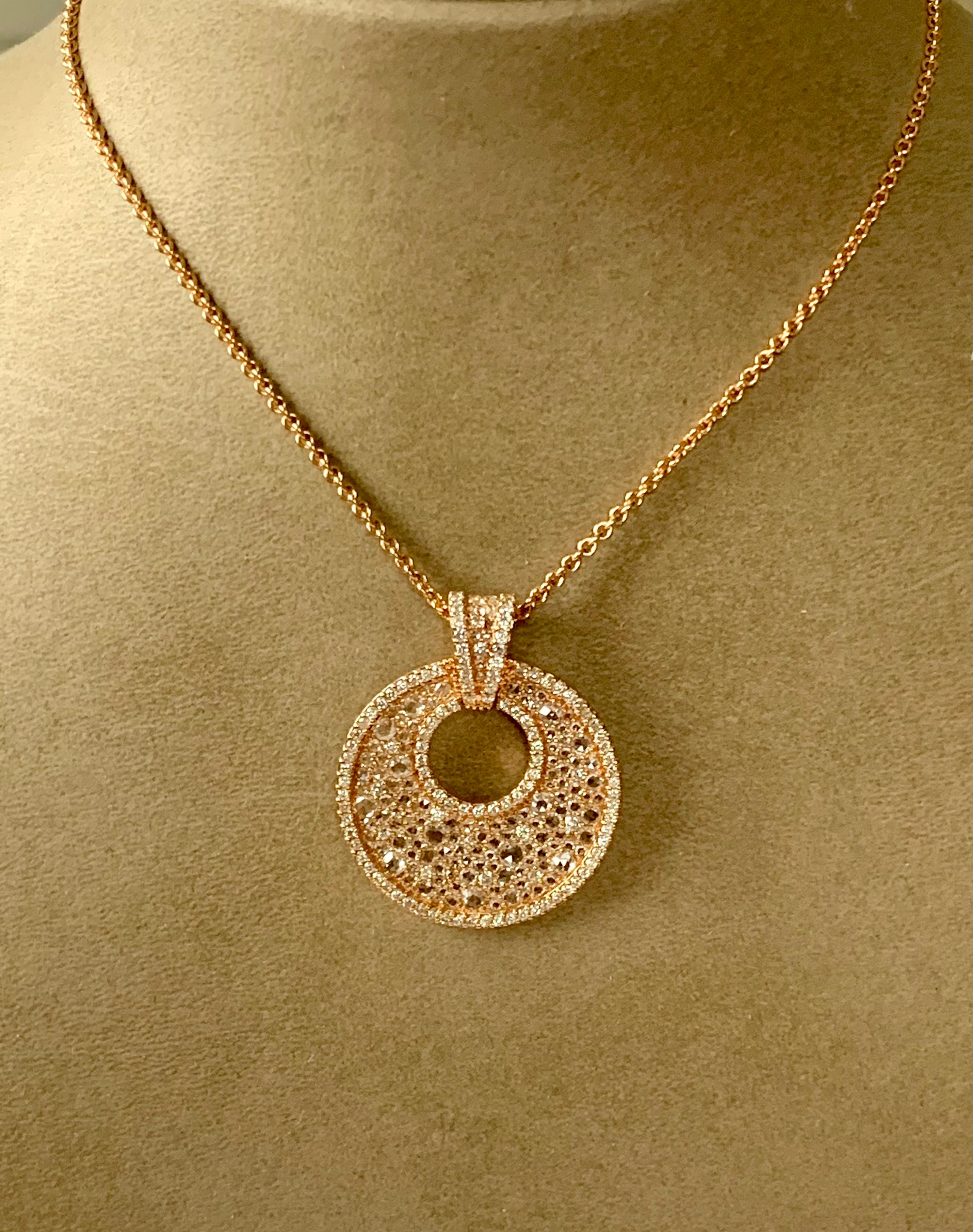 18 K Rose Gold Rose Cut Diamonds Pendant with Chain In New Condition For Sale In Zurich, Zollstrasse
