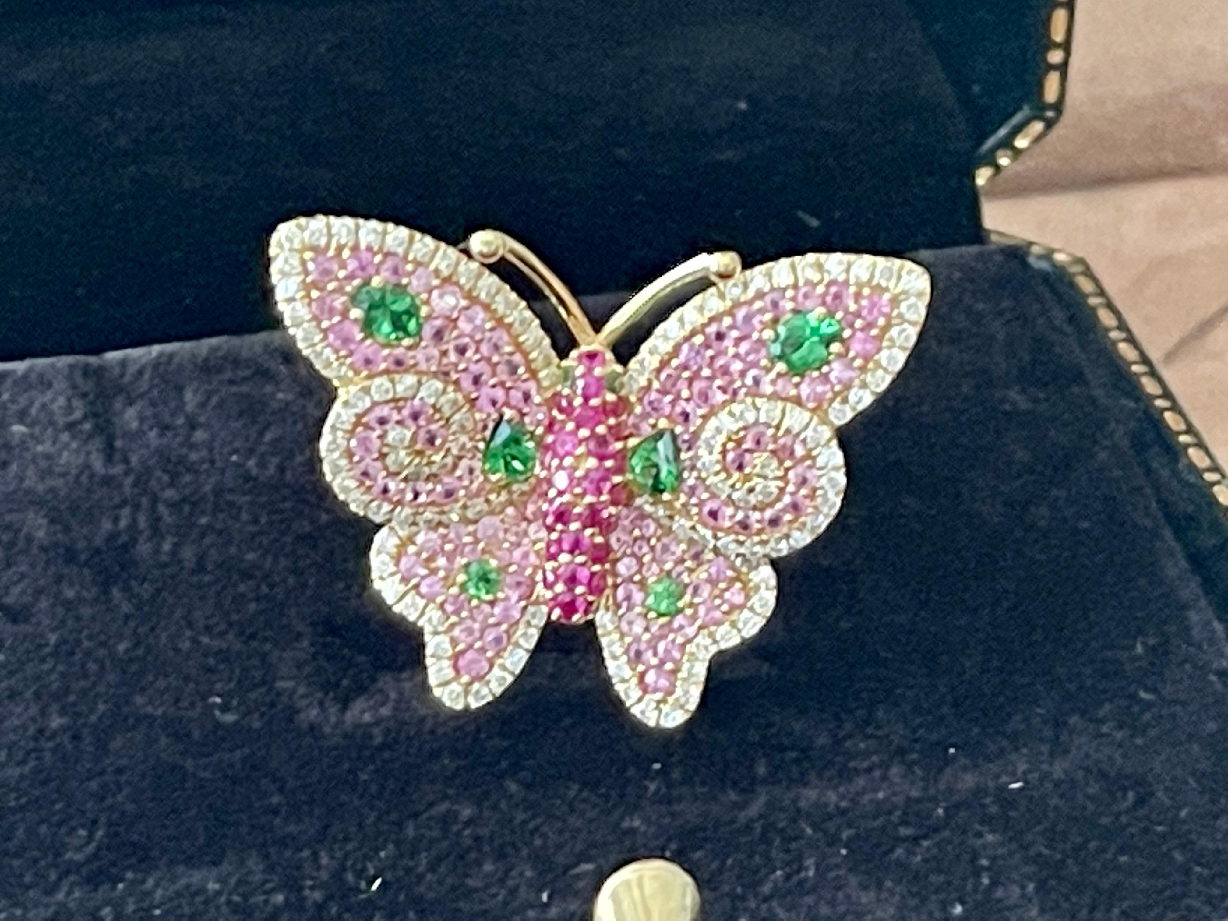 Contemporain Bague papillon en or rose 18 carats, rubis, diamants, saphirs roses et tsavorites en vente