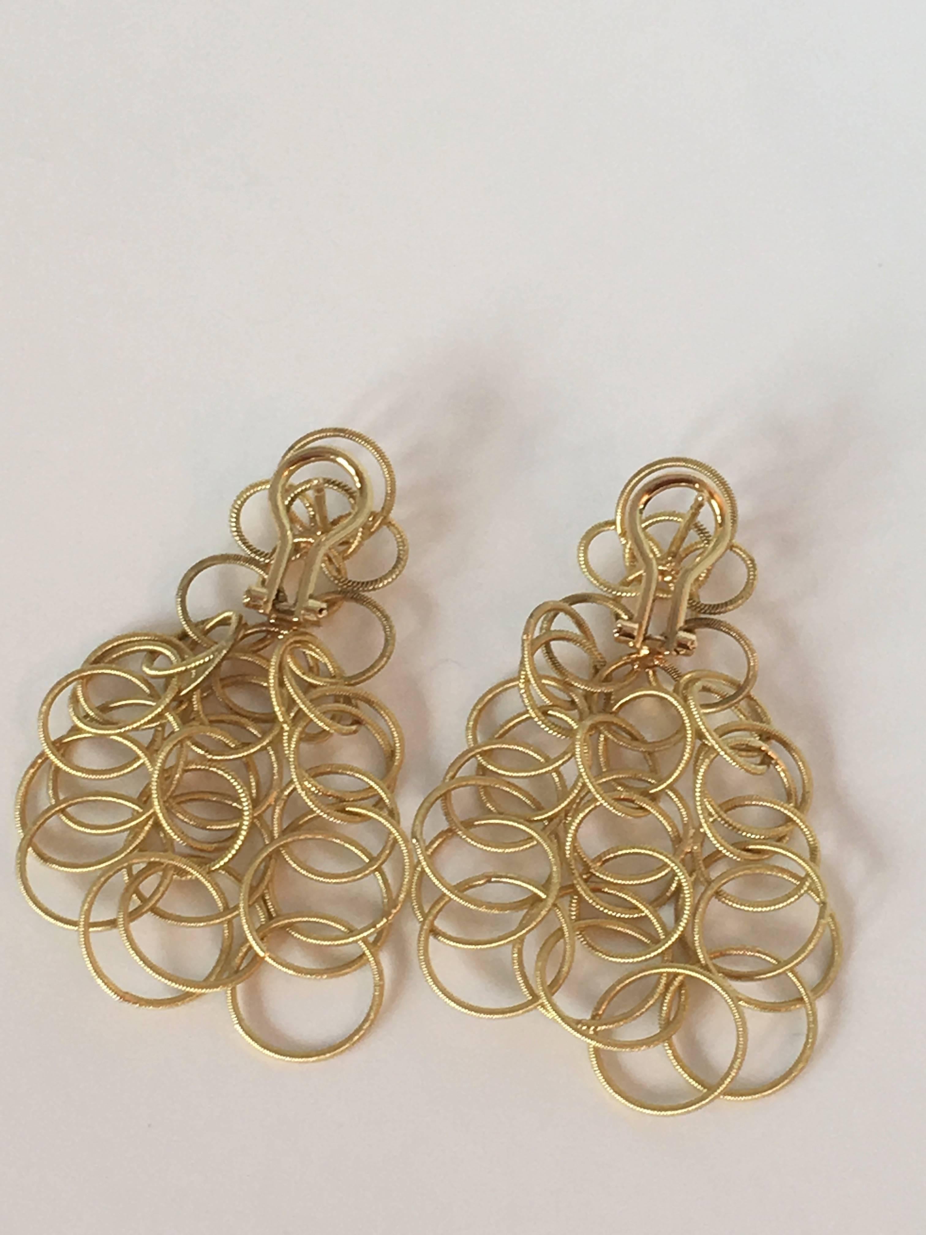 18 Karat Solid Gold Circle Earrings In New Condition For Sale In Milan, IT