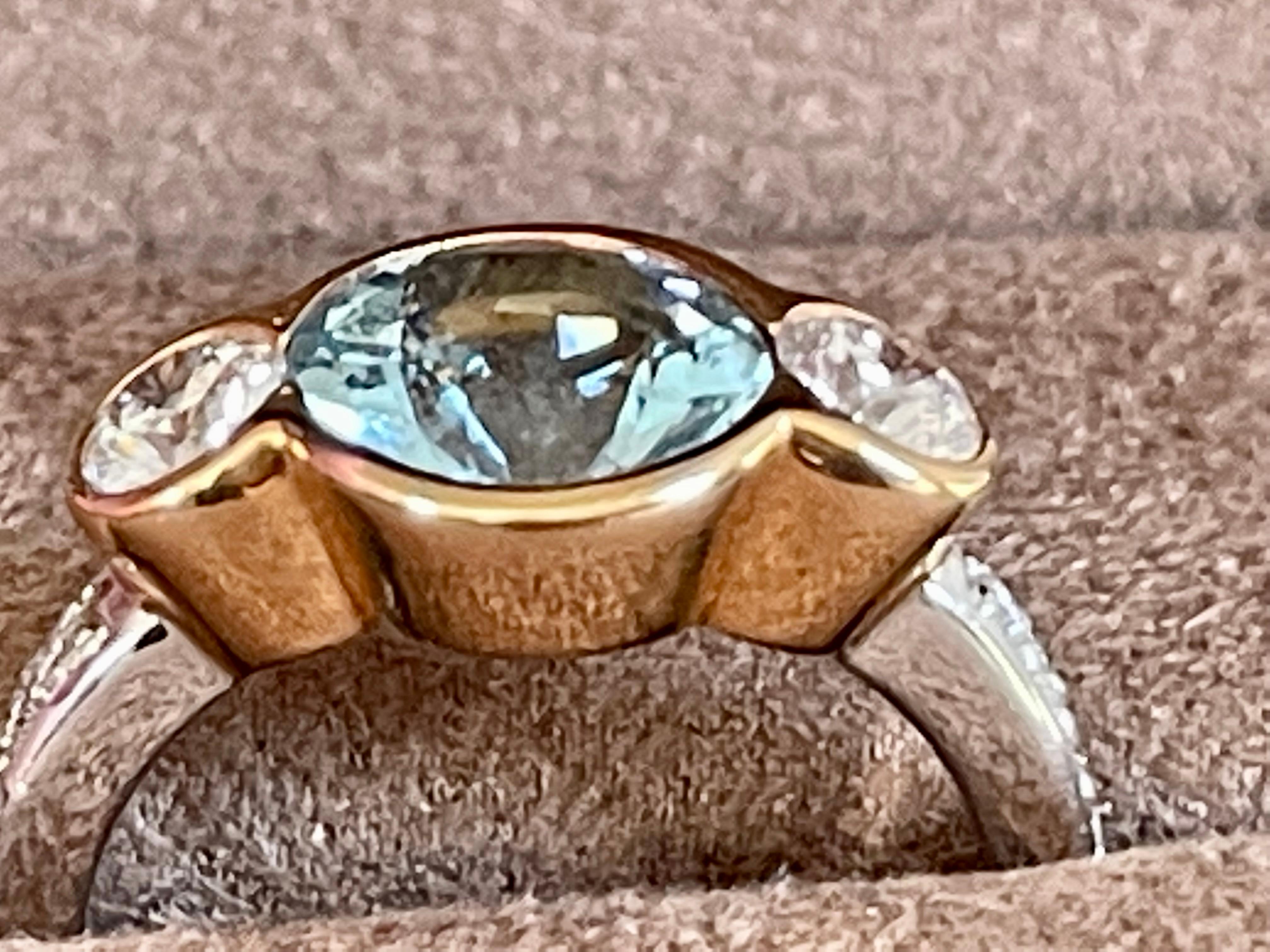 18 K White and Rose Gold Three Stone Ring Aquamarine Diamonds Gübelin Lucerne For Sale 5
