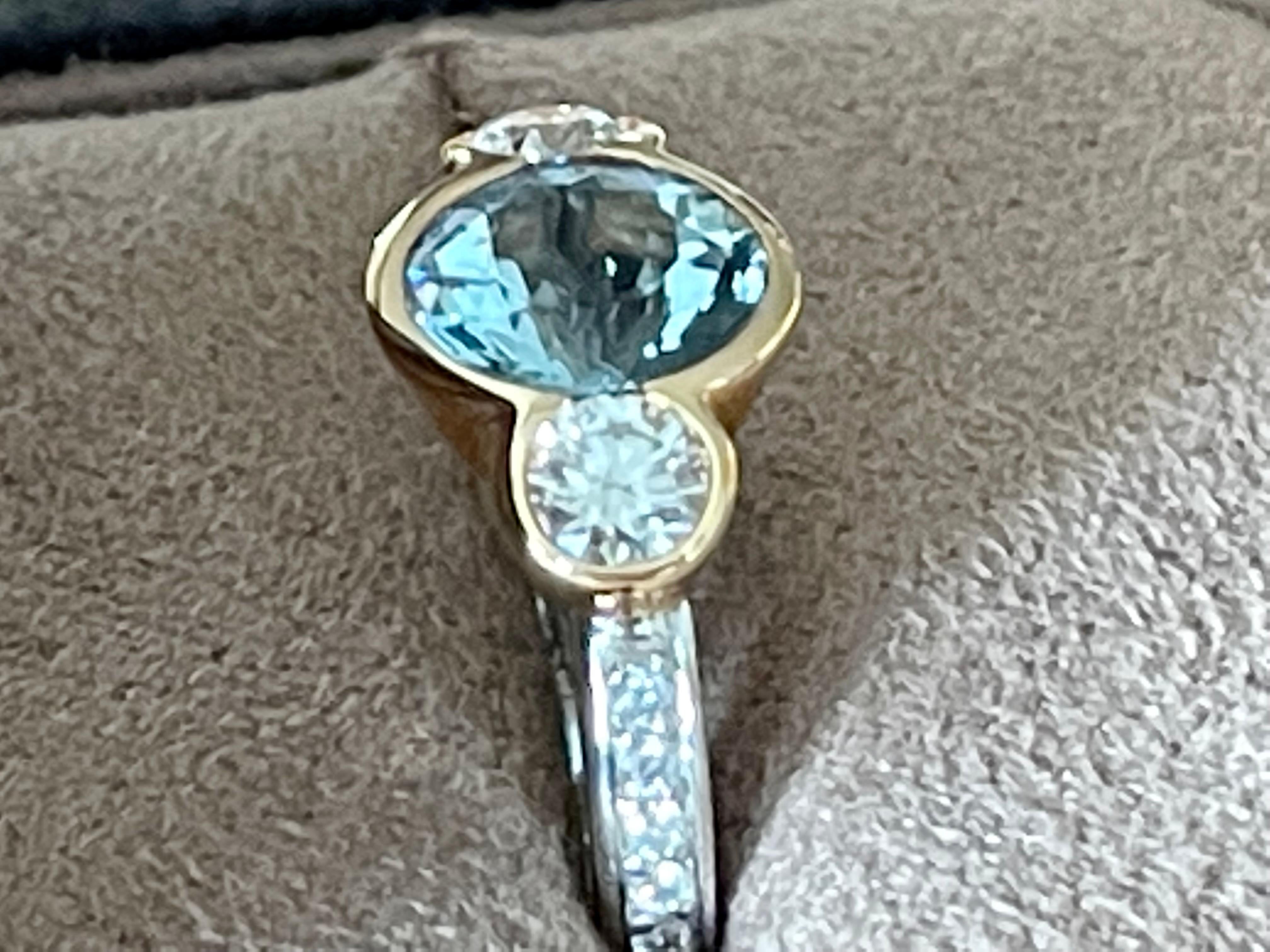 18 K White and Rose Gold Three Stone Ring Aquamarine Diamonds Gübelin Lucerne For Sale 6