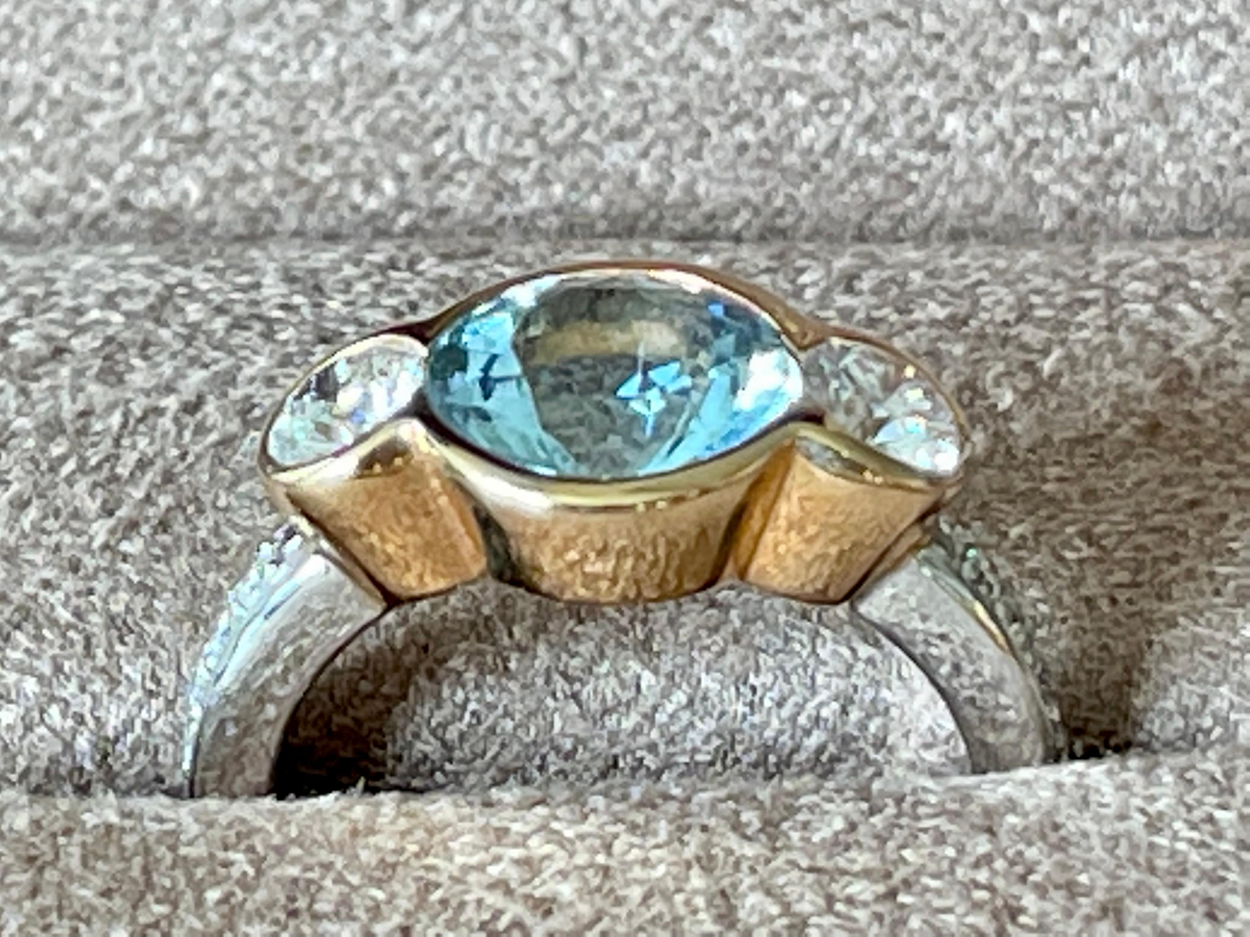 18 K White and Rose Gold Three Stone Ring Aquamarine Diamonds Gübelin Lucerne For Sale 3