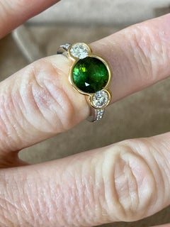 18 K White and Rose Gold Three Stone Ring Green Torumaline Diamonds Gübelin