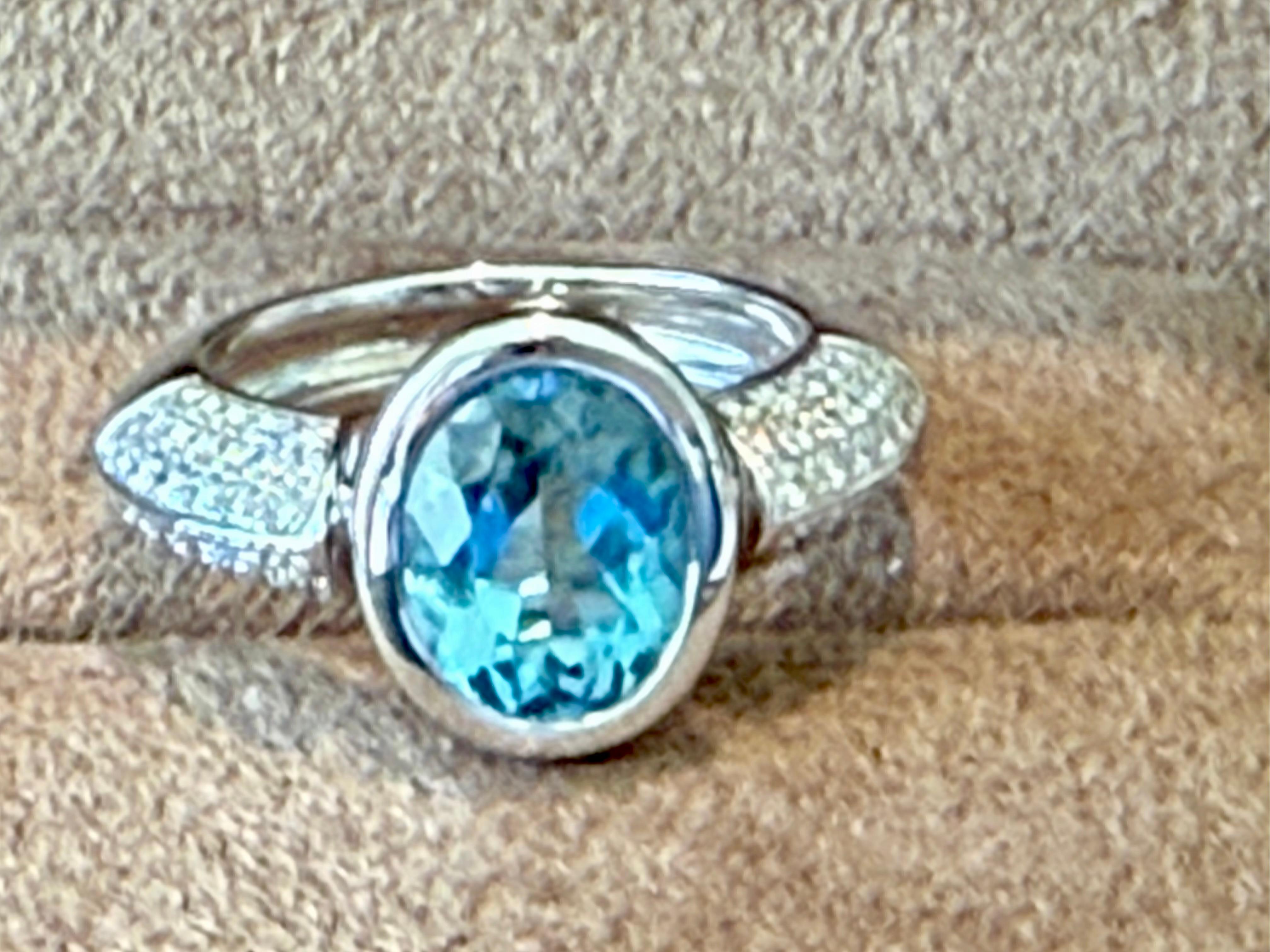 18 K white Gold Aquamarine Diamond Band Ring by Gübelin For Sale 3