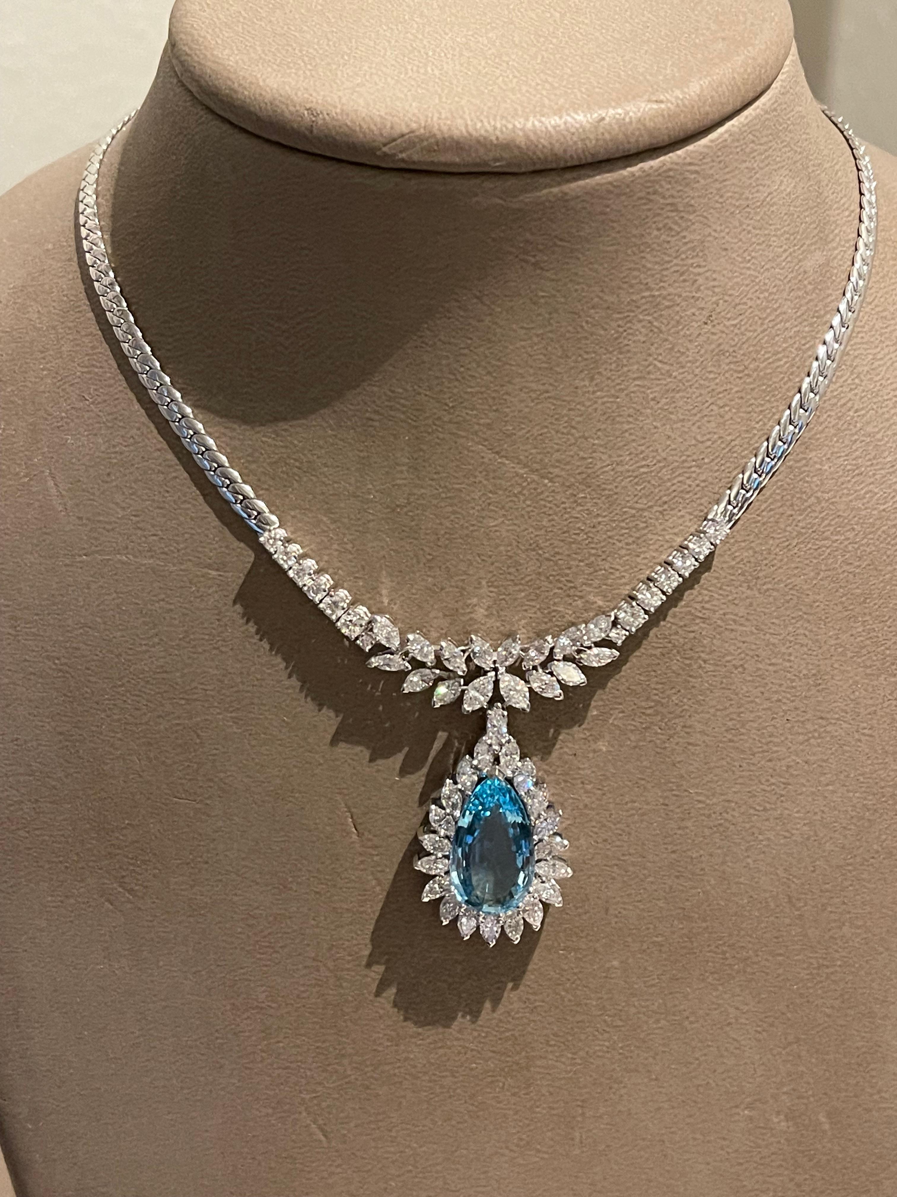 Contemporary 18 K white Gold Aquamarine Diamond Necklace Gubelin Lucerne For Sale