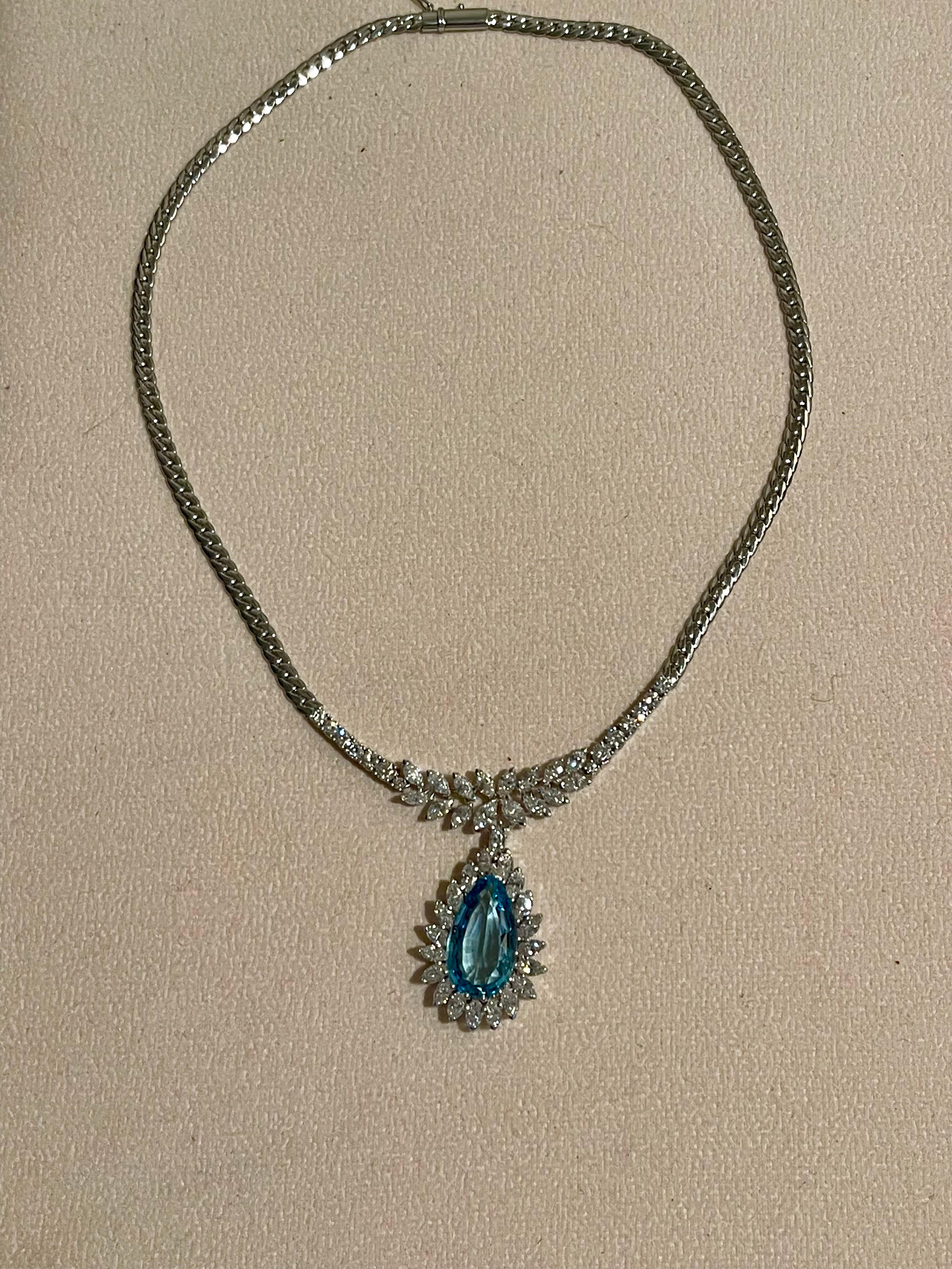 18 K white Gold Aquamarine Diamond Necklace Gubelin Lucerne In Excellent Condition For Sale In Zurich, Zollstrasse