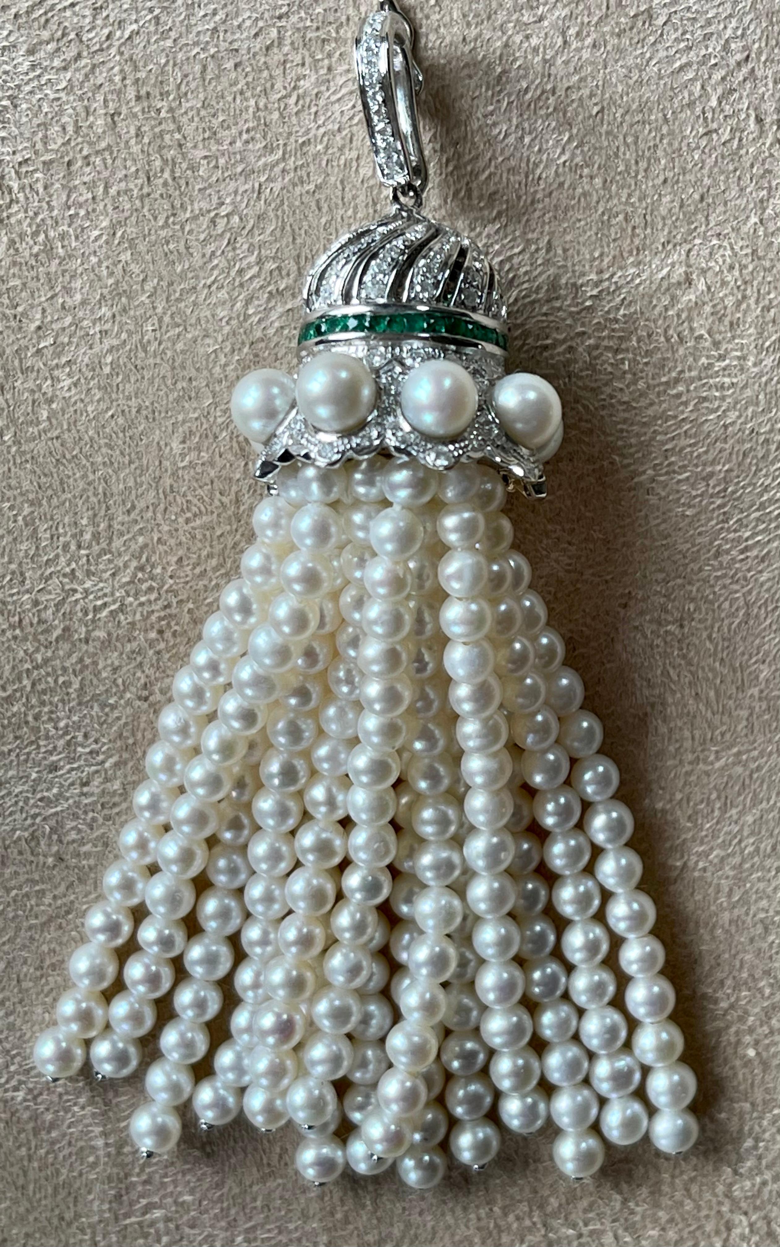 Brilliant Cut 18 K White Gold Art Deco Style Pearl Diamond Emerald Tassel Pendant For Sale