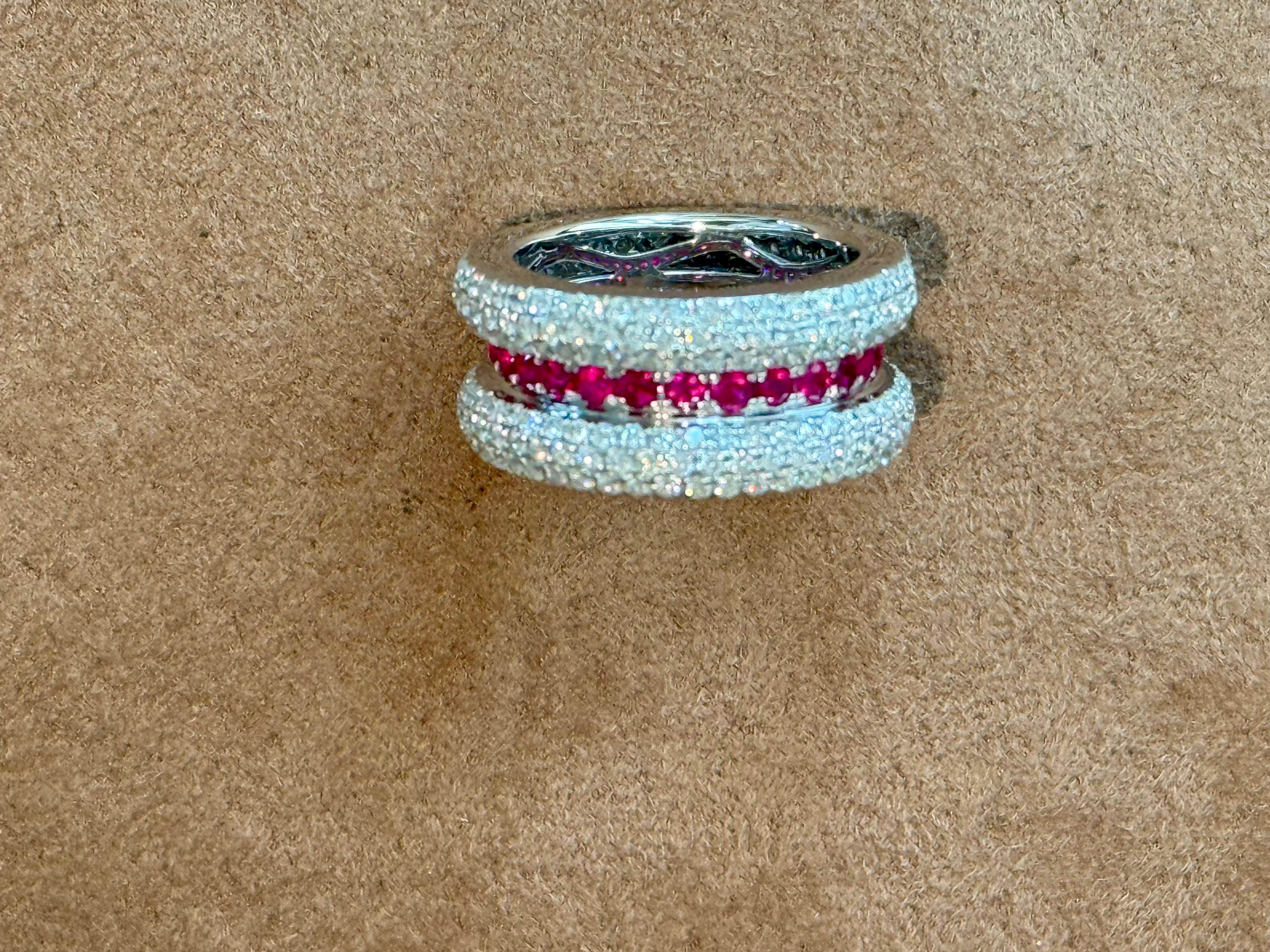 18 K white Gold Band Pave Ring Ruby Diamonds In Excellent Condition For Sale In Zurich, Zollstrasse