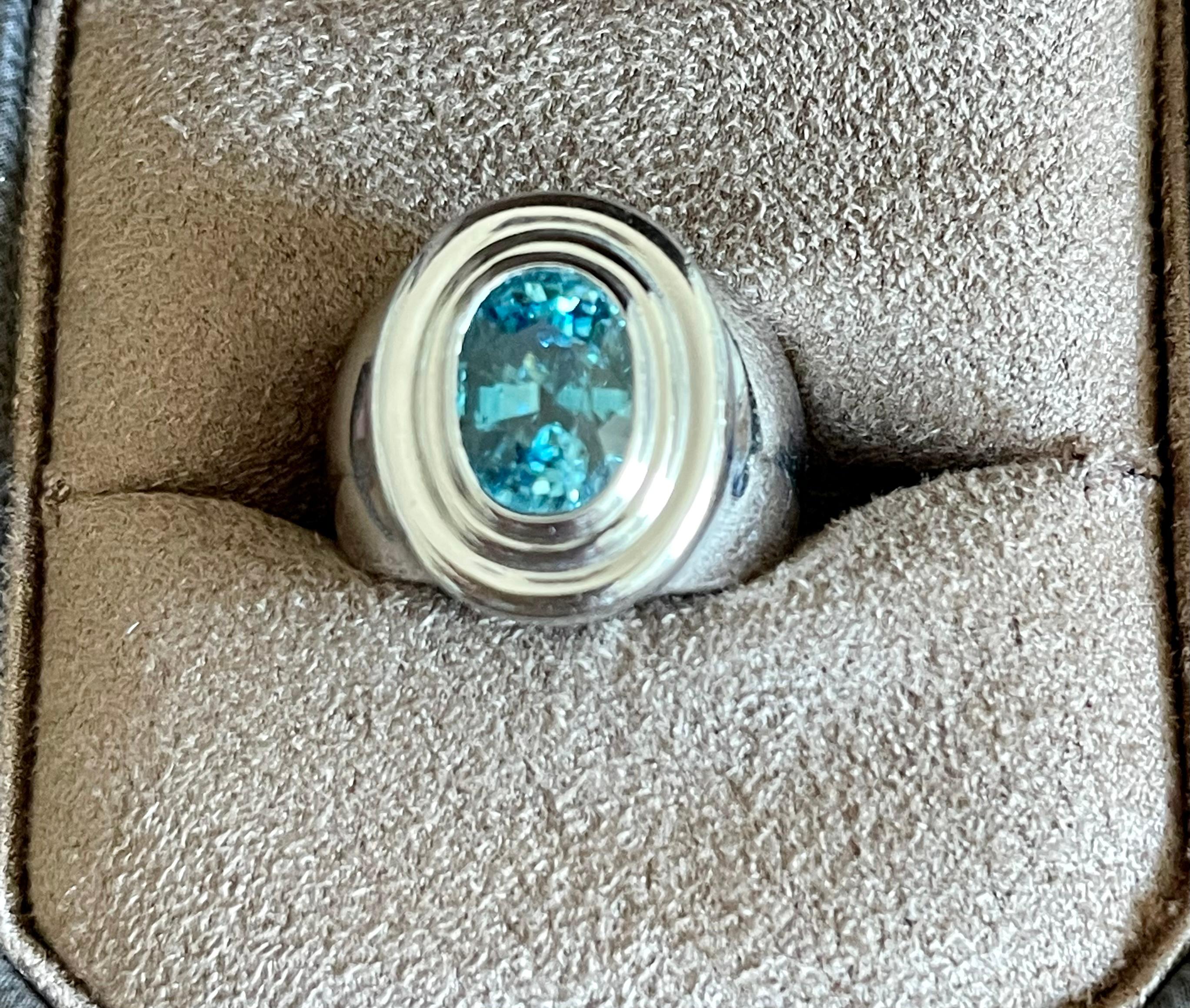 Contemporary 18 K White Gold Band Ring Blue Zircon For Sale