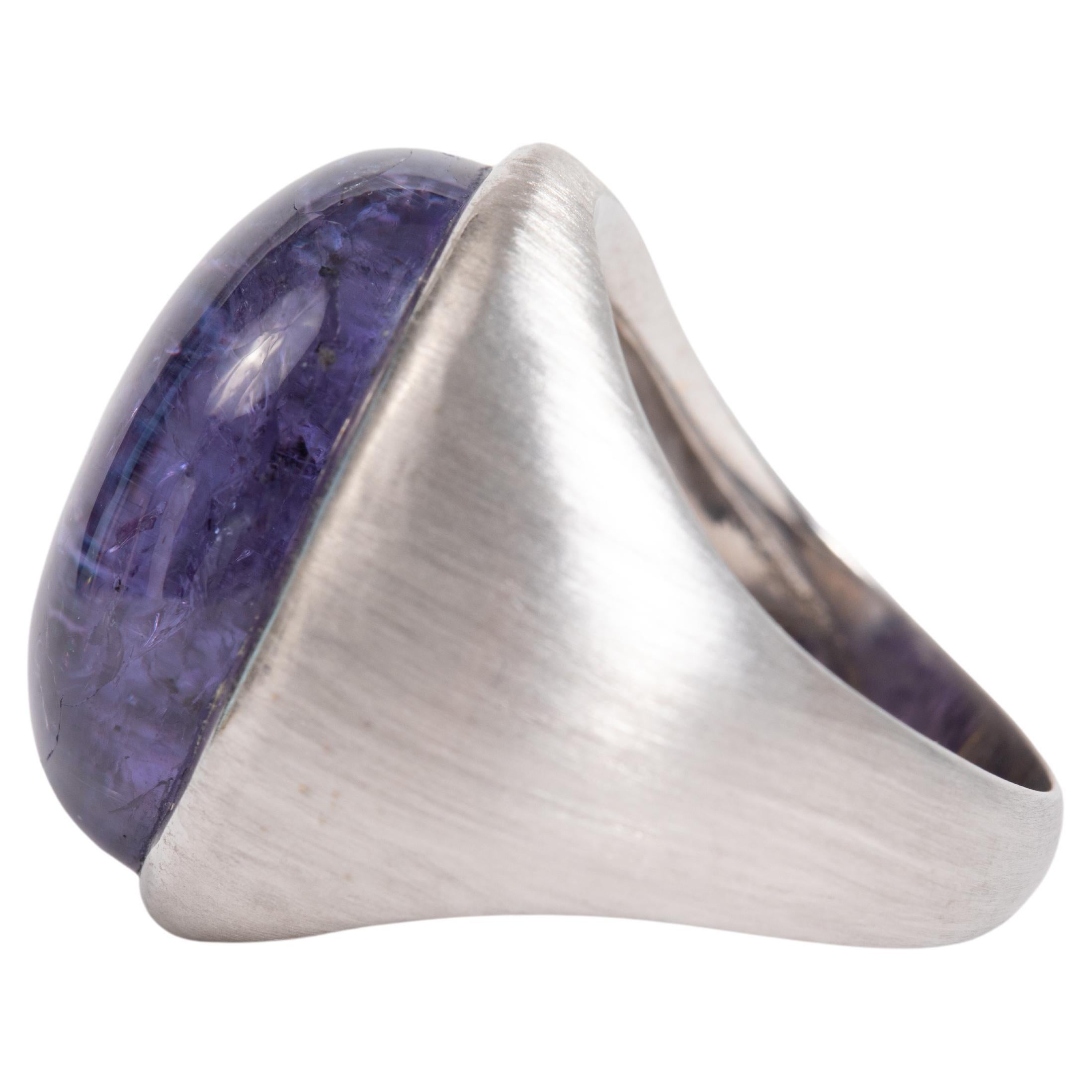 18 K White Gold Brushed Ring with a Gorgeous Tanzanite Cabochon 36.97 Ct