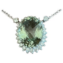 Catena in oro bianco 18 K con ciondolo Greene & Greene menta circondato da diamanti