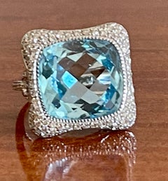 18 K white Gold Cocktail Rign Diamond Blue Topaz