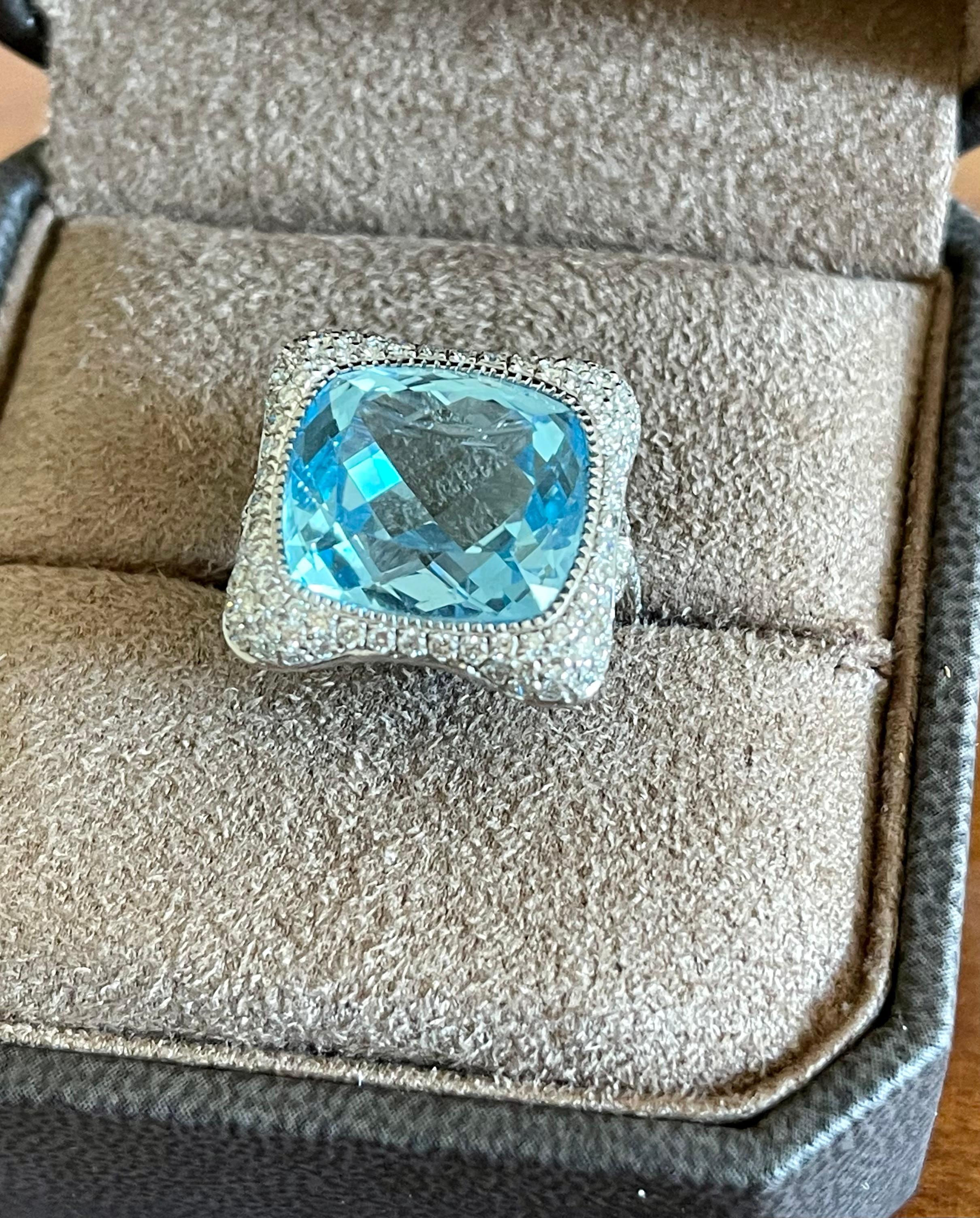 18 K white Gold Cocktail Rign Diamond Blue Topaz In New Condition For Sale In Zurich, Zollstrasse