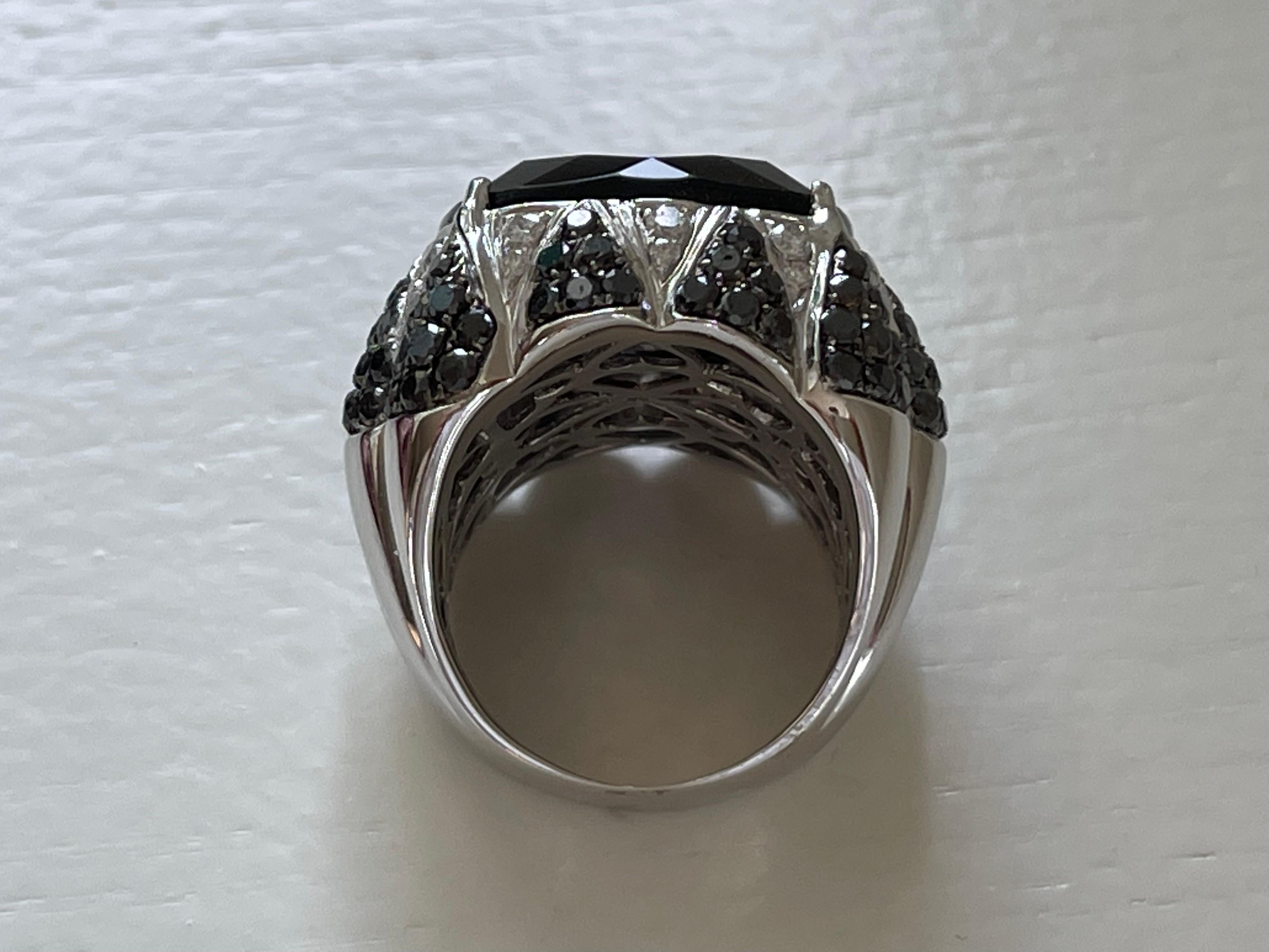 18 K White Gold Cocktail Ring Black White Diamond Smoky Quartz For Sale 1