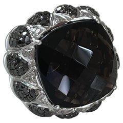 18 Karat Weißgold Cocktail-Ring Schwarzer Weißer Diamant Rauchquarz