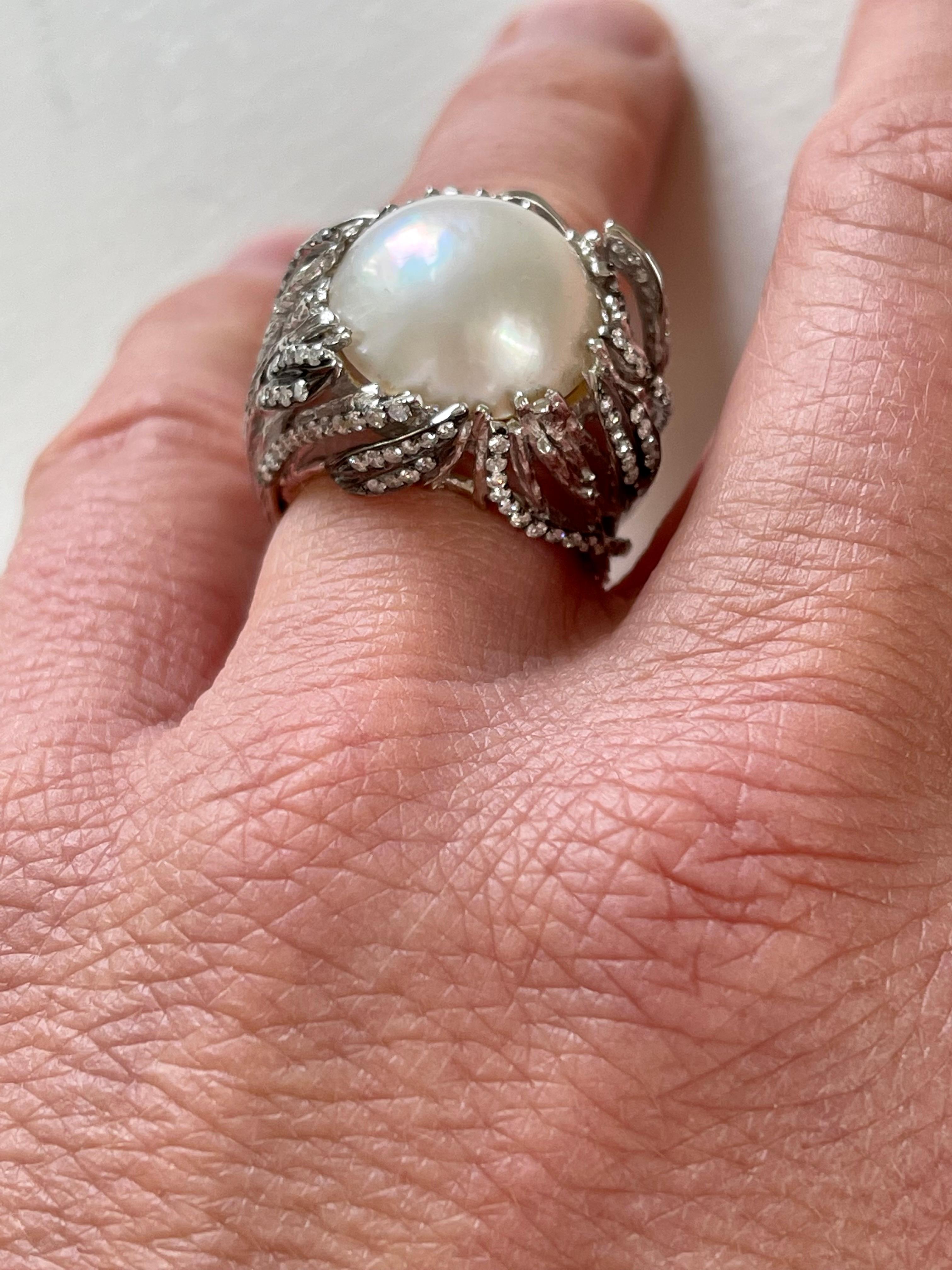18 K White Gold Cocktail Ring with Diamonds and Mabe Pearl For Sale 4