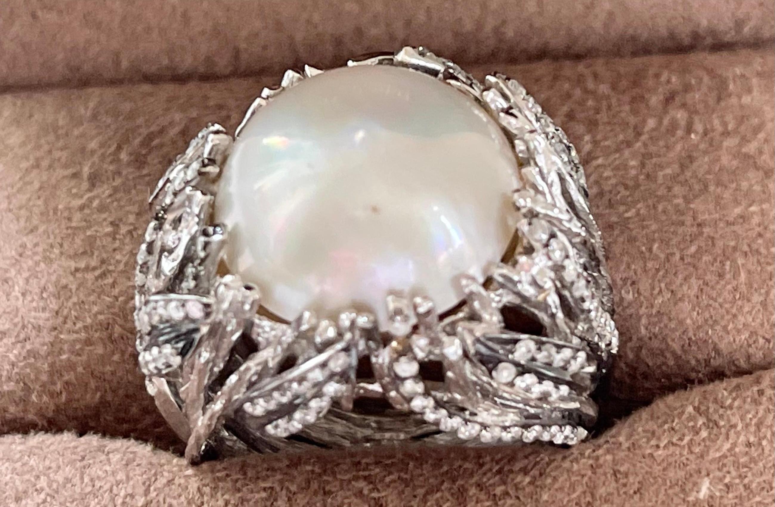 Contemporary 18 K White Gold Cocktail Ring with Diamonds and Mabe Pearl For Sale