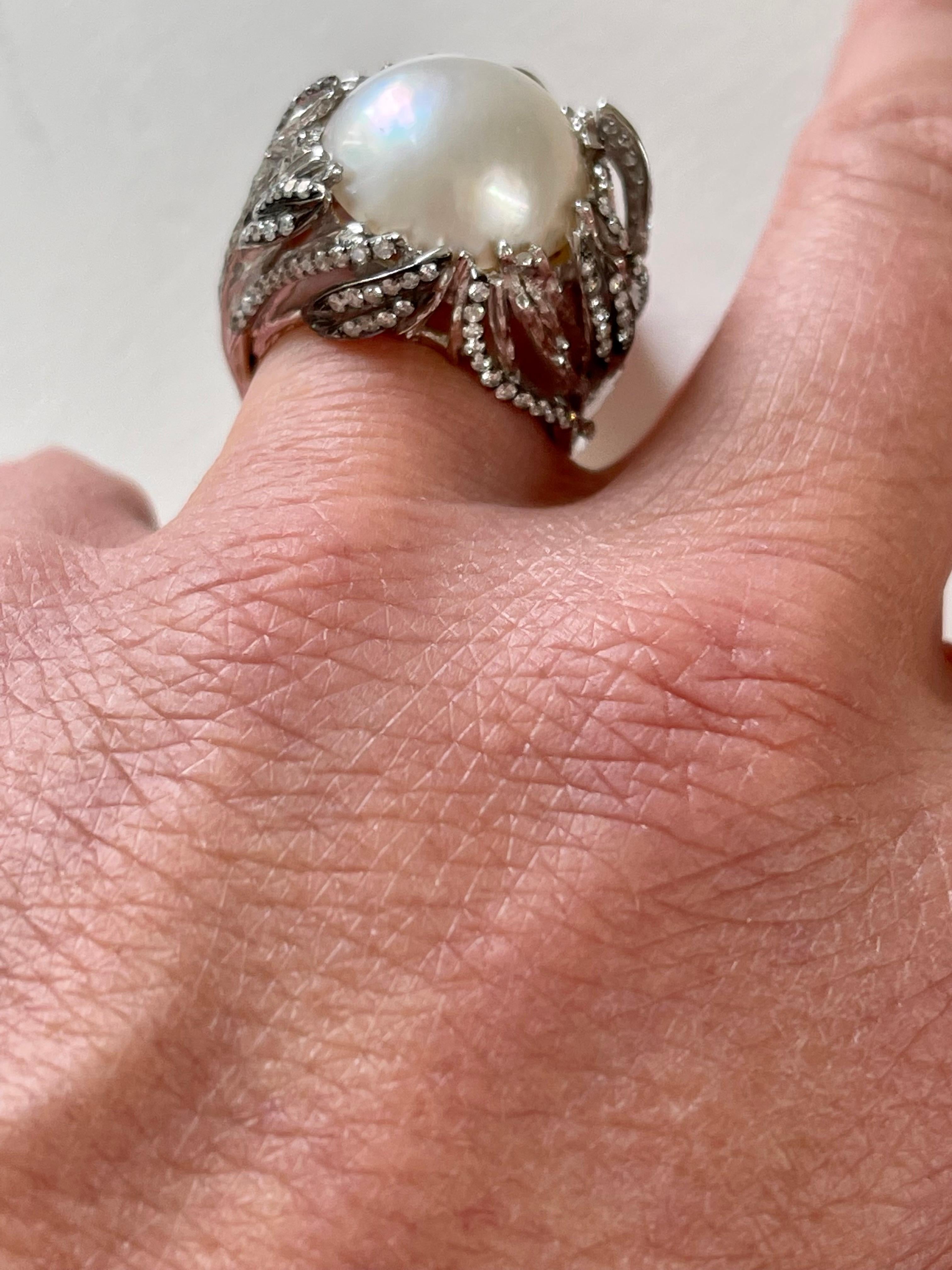 18 K White Gold Cocktail Ring with Diamonds and Mabe Pearl For Sale 1