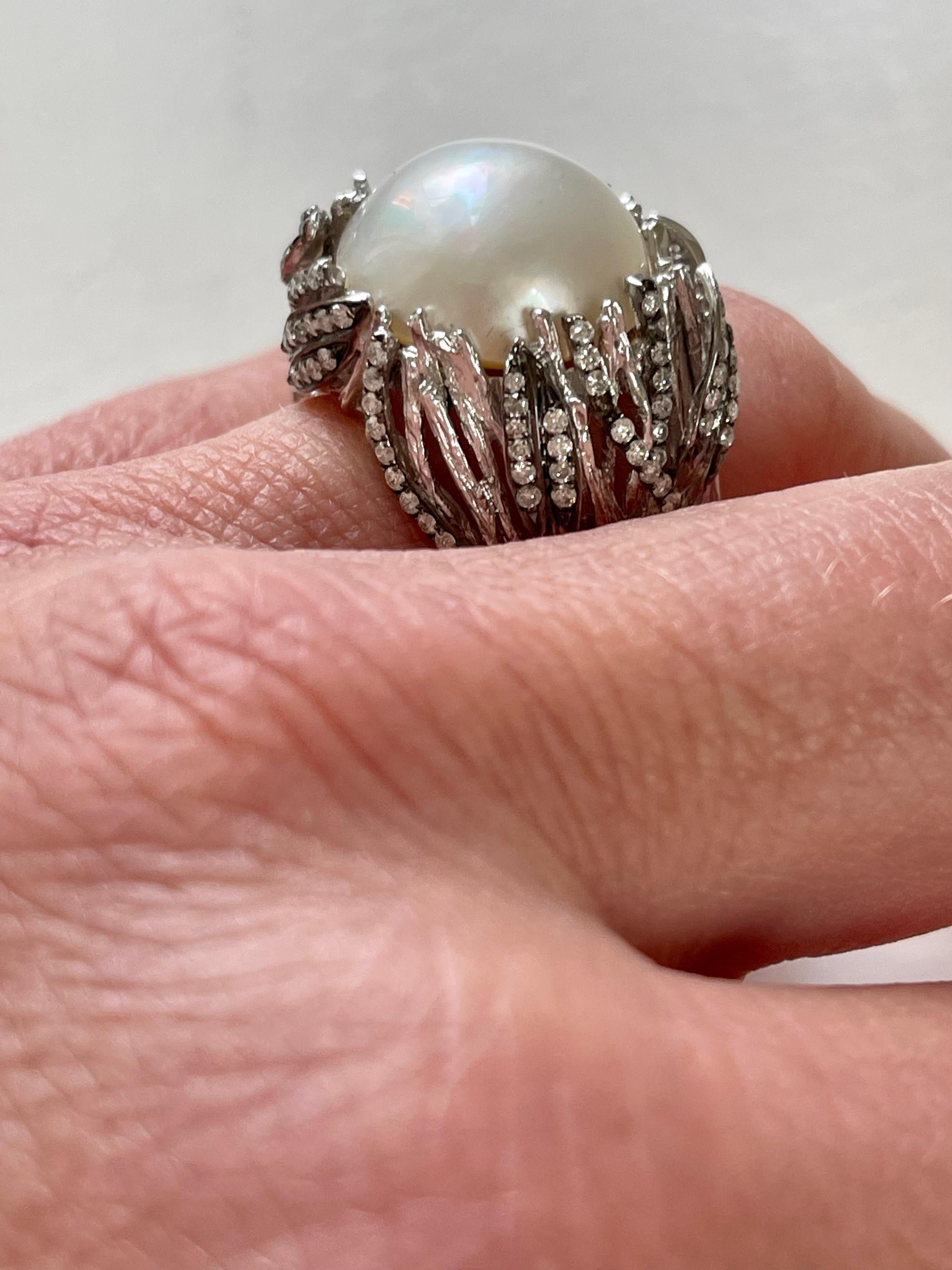18 K White Gold Cocktail Ring with Diamonds and Mabe Pearl For Sale 3