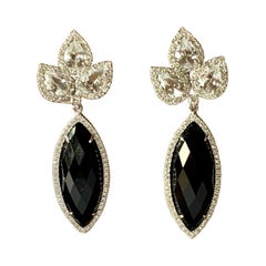 18 K White Gold Dangle Earrings with Diamonds and Onyx