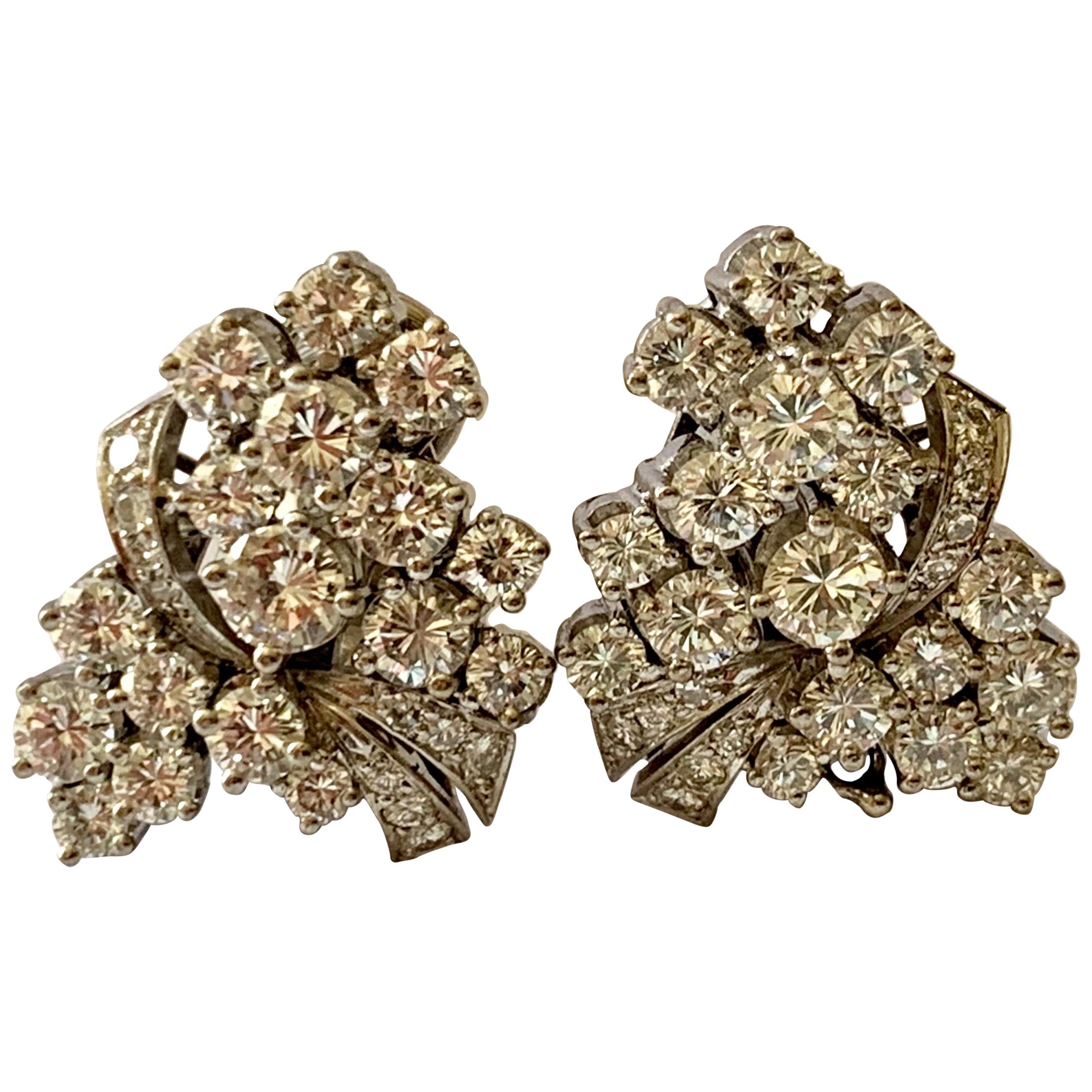 18 Karat Weißgold Diamant-Cluster-Ohrringe